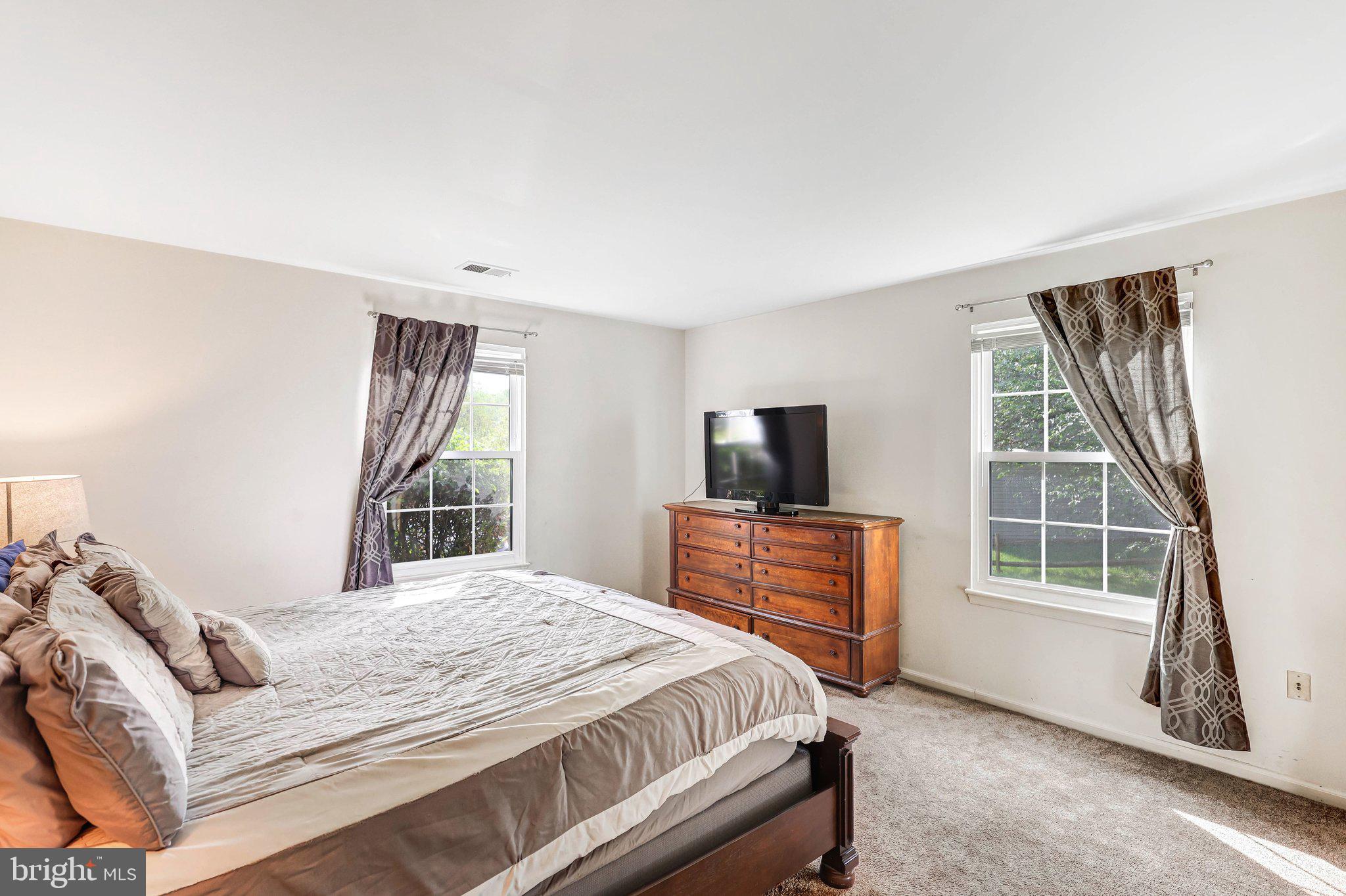 FOX RUN ESTATES - Residential