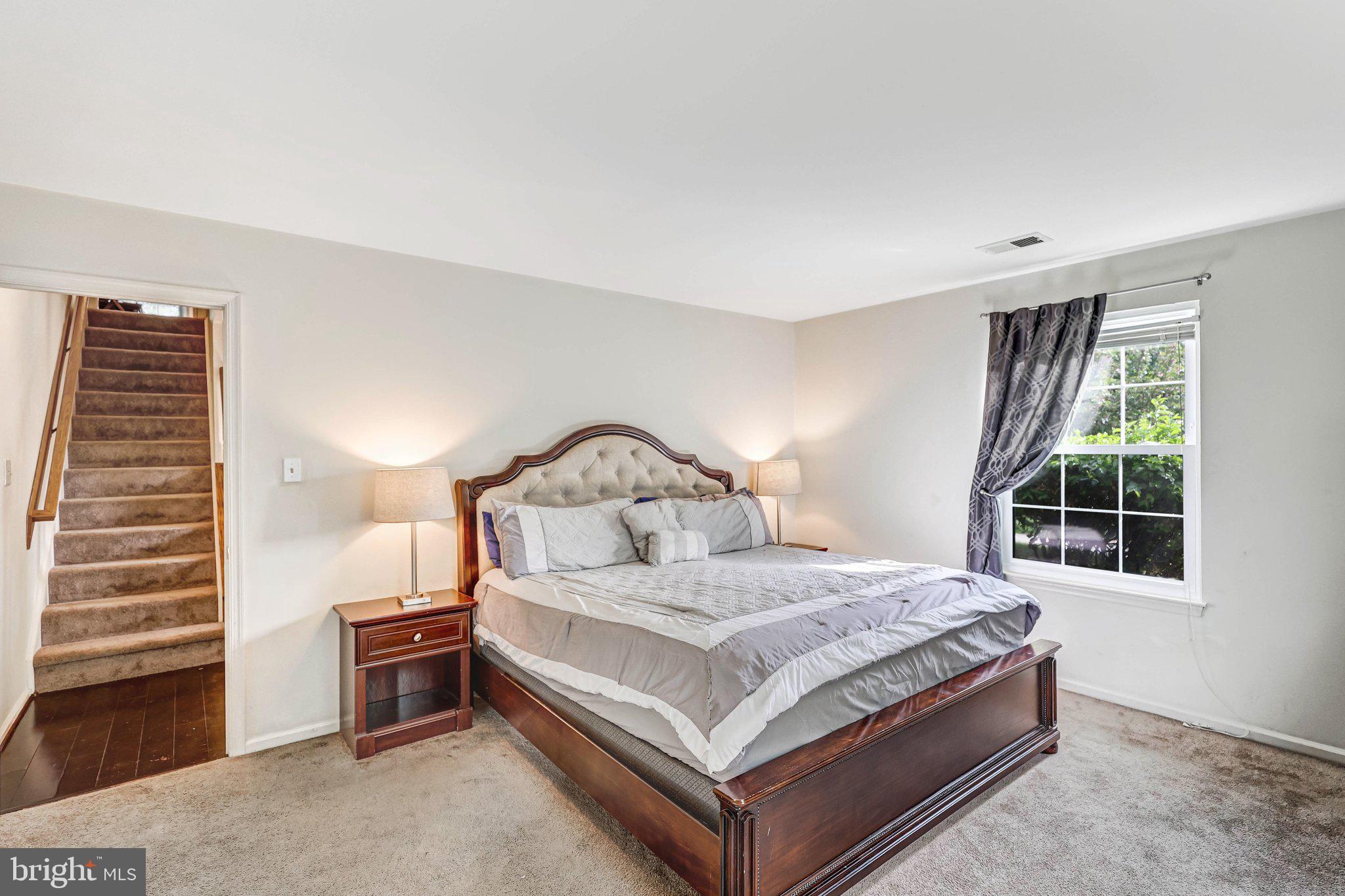 FOX RUN ESTATES - Residential