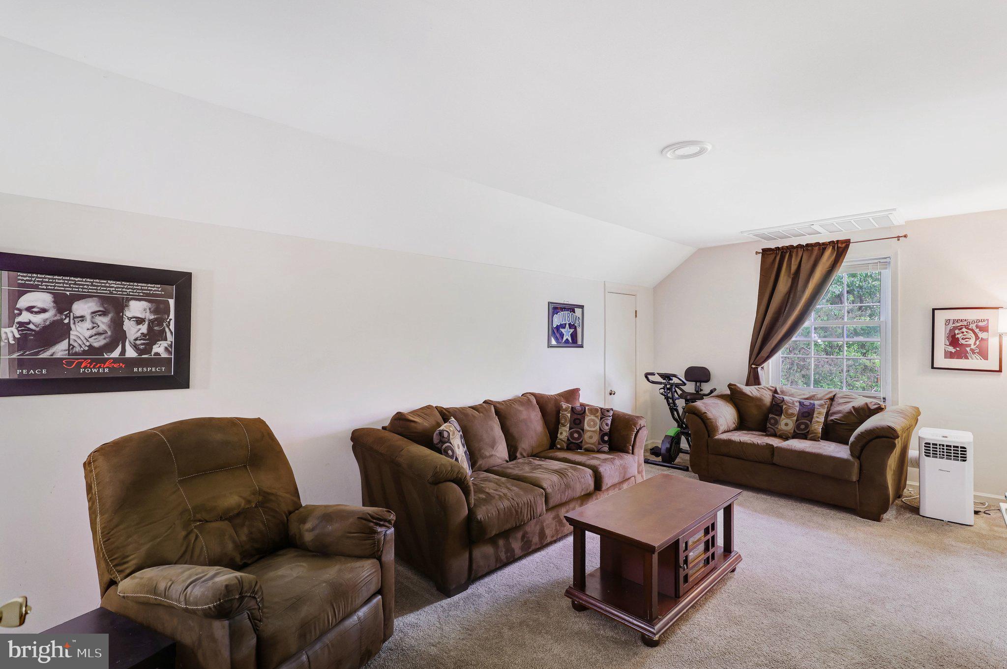 FOX RUN ESTATES - Residential