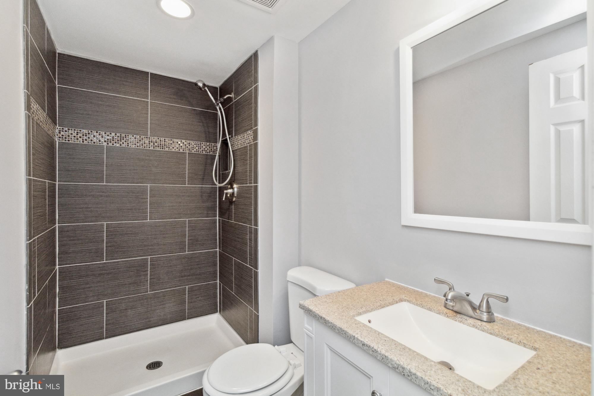 CONSTANT FRIENDSHIP - Residential