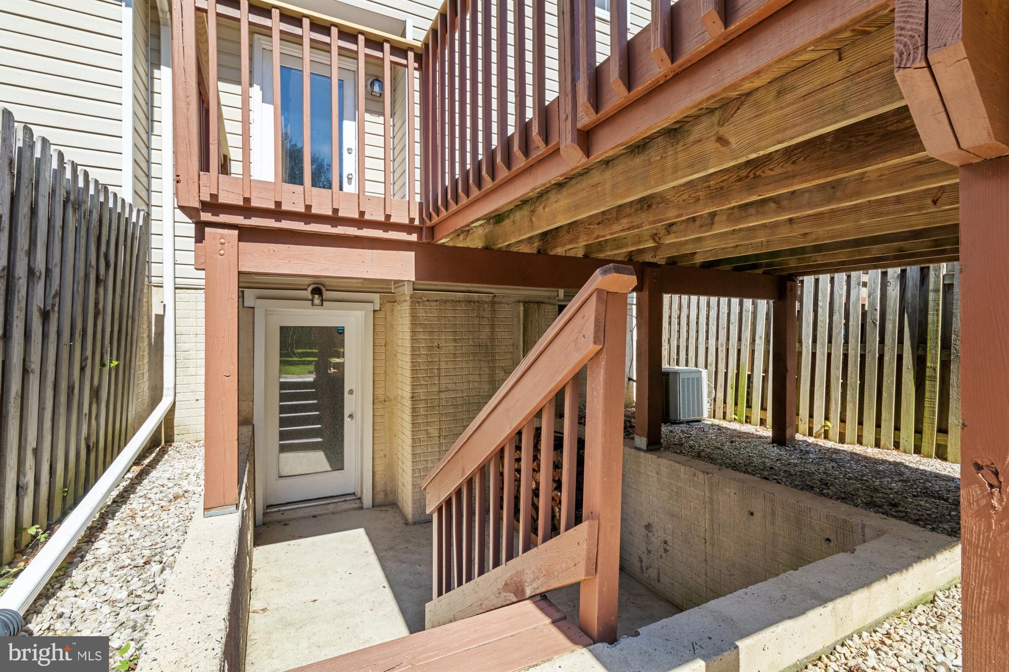 CONSTANT FRIENDSHIP - Residential