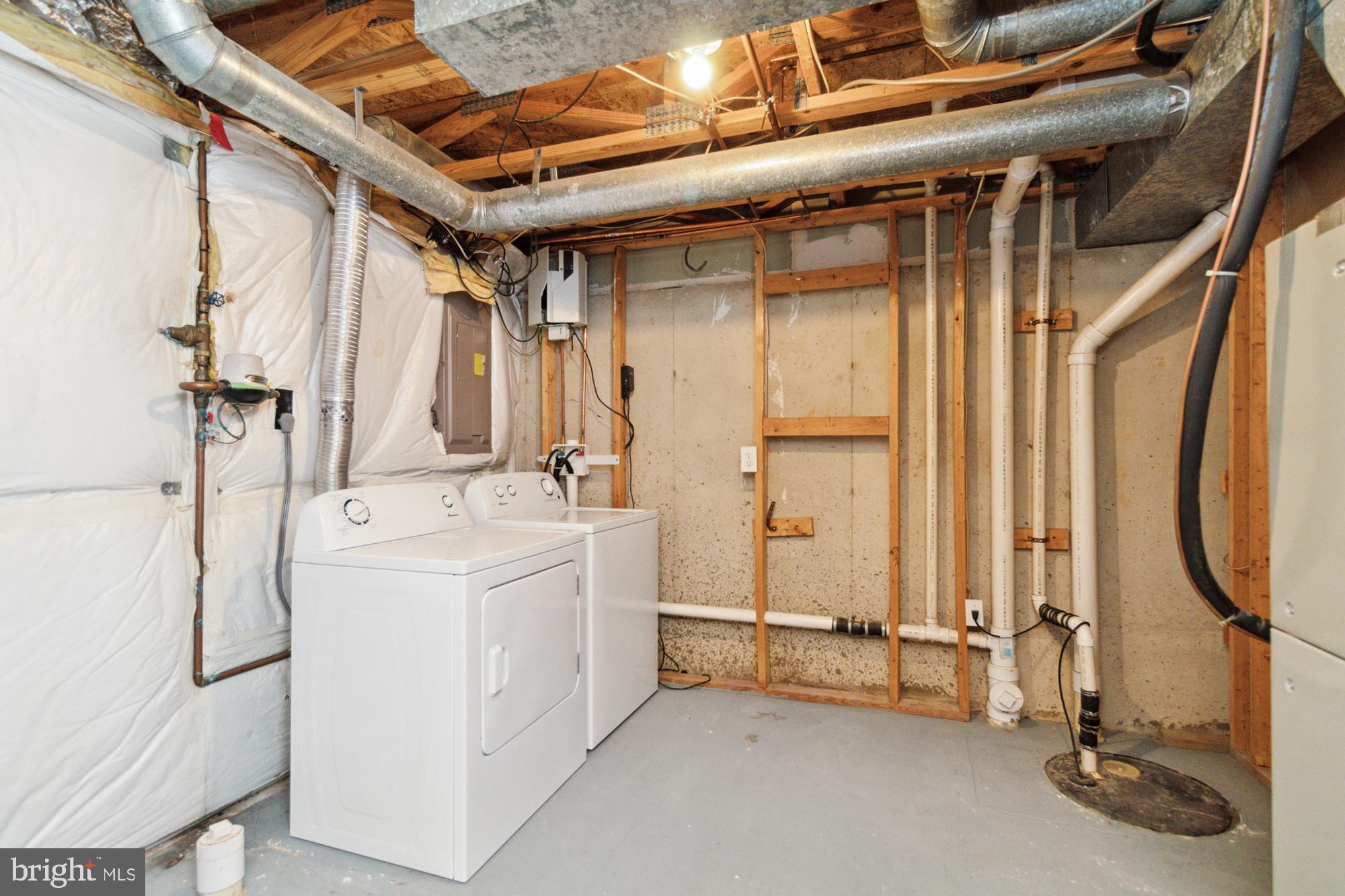 CONSTANT FRIENDSHIP - Residential