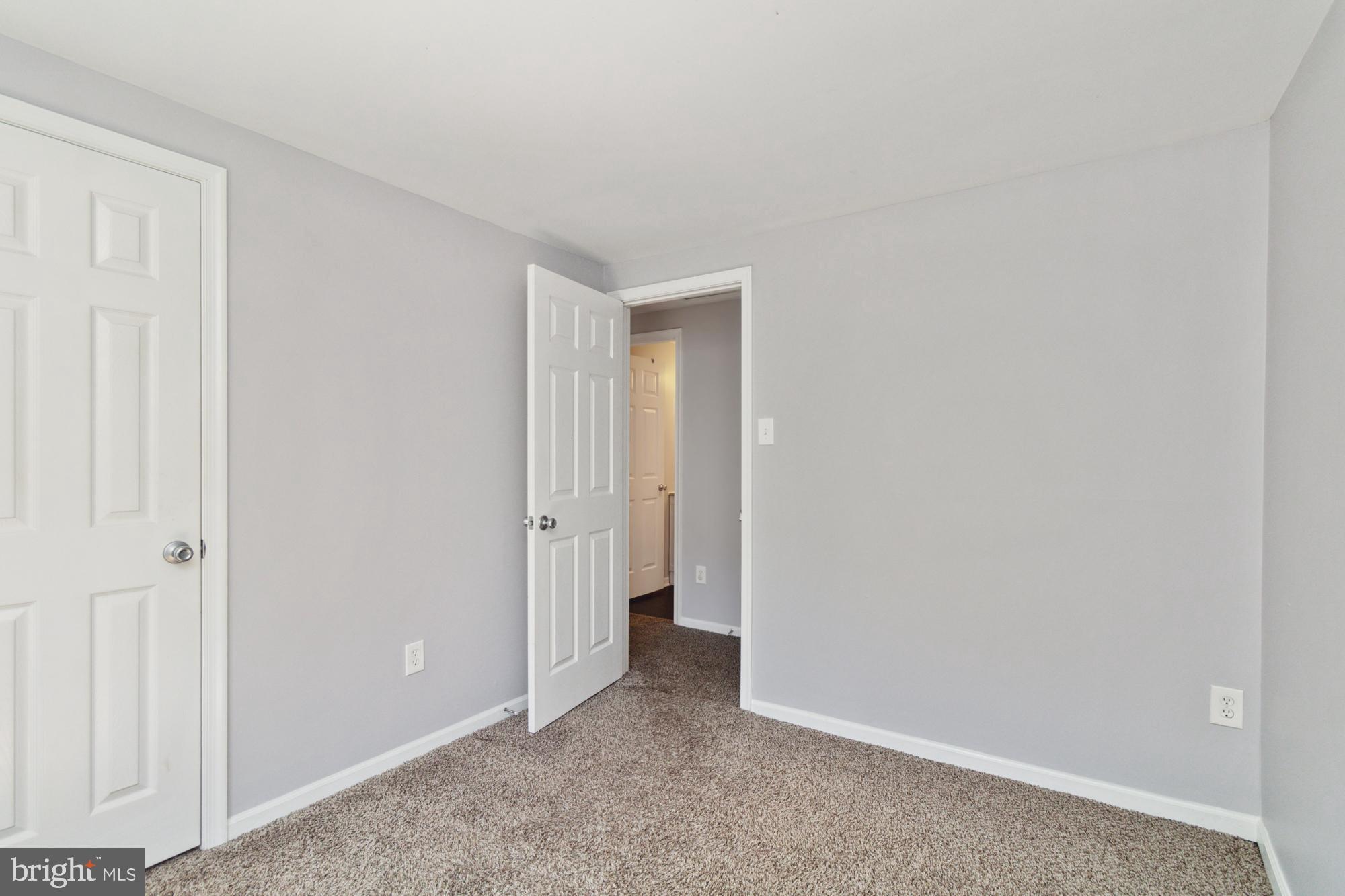 CONSTANT FRIENDSHIP - Residential