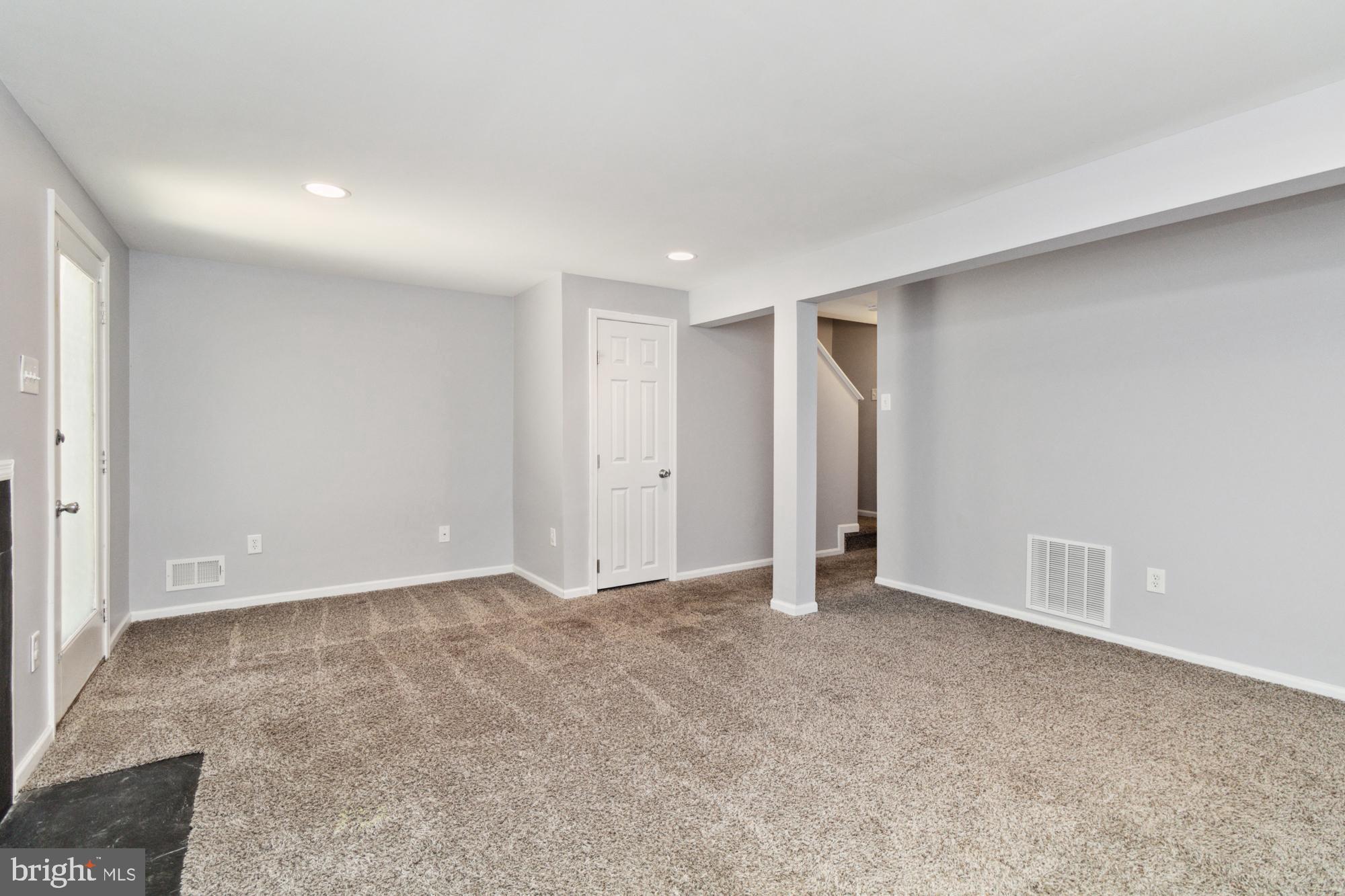 CONSTANT FRIENDSHIP - Residential