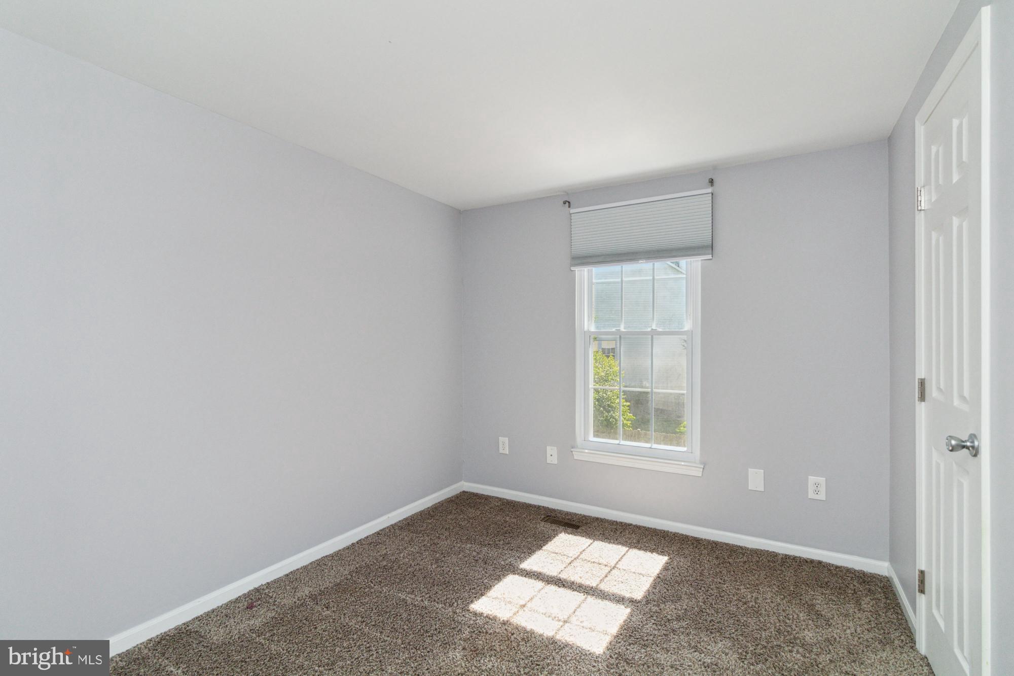 CONSTANT FRIENDSHIP - Residential