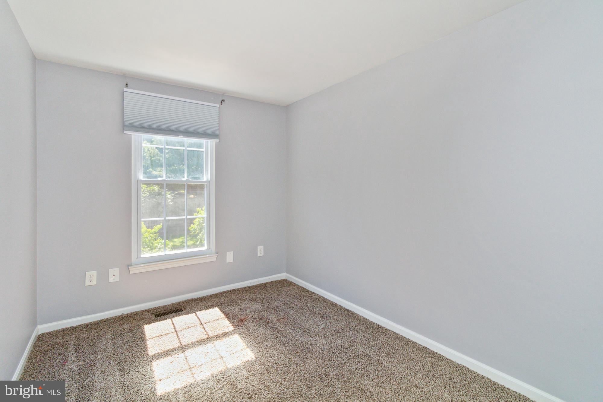 CONSTANT FRIENDSHIP - Residential