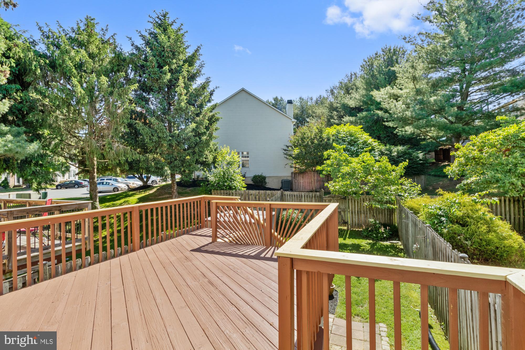 CONSTANT FRIENDSHIP - Residential