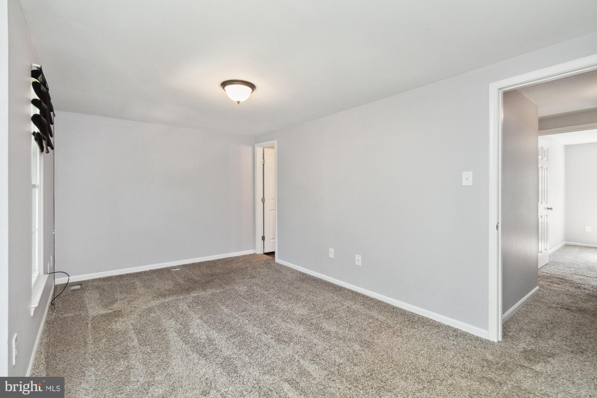 CONSTANT FRIENDSHIP - Residential