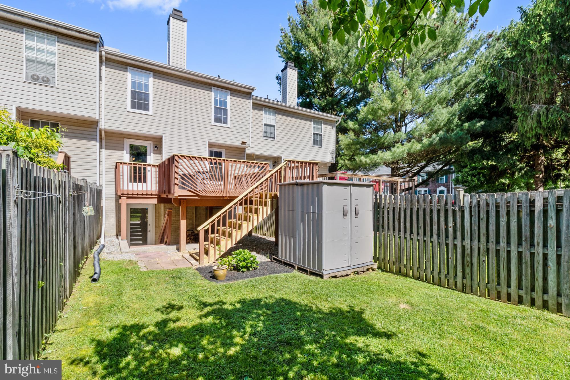 CONSTANT FRIENDSHIP - Residential