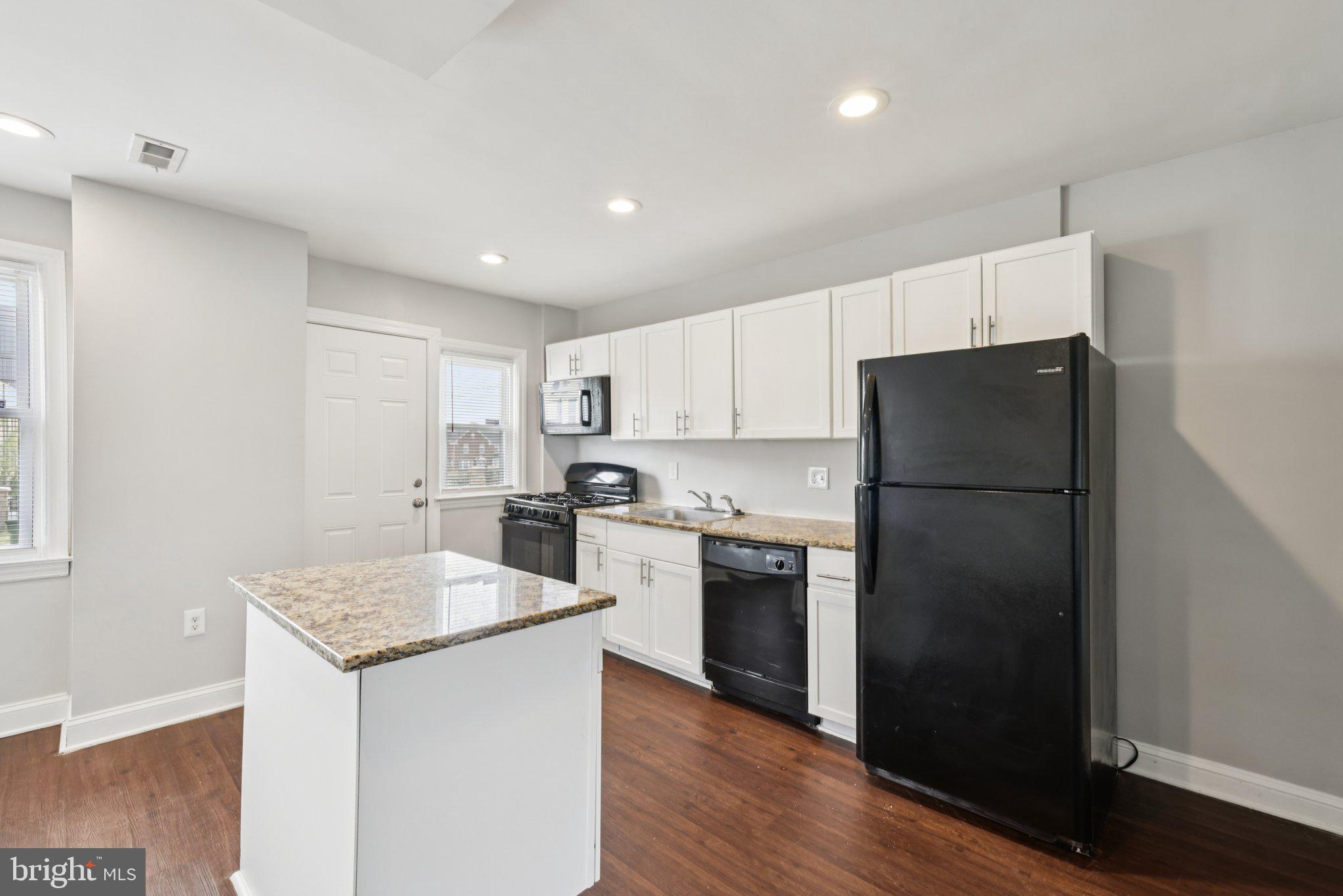 NORTHWOOD - Residential