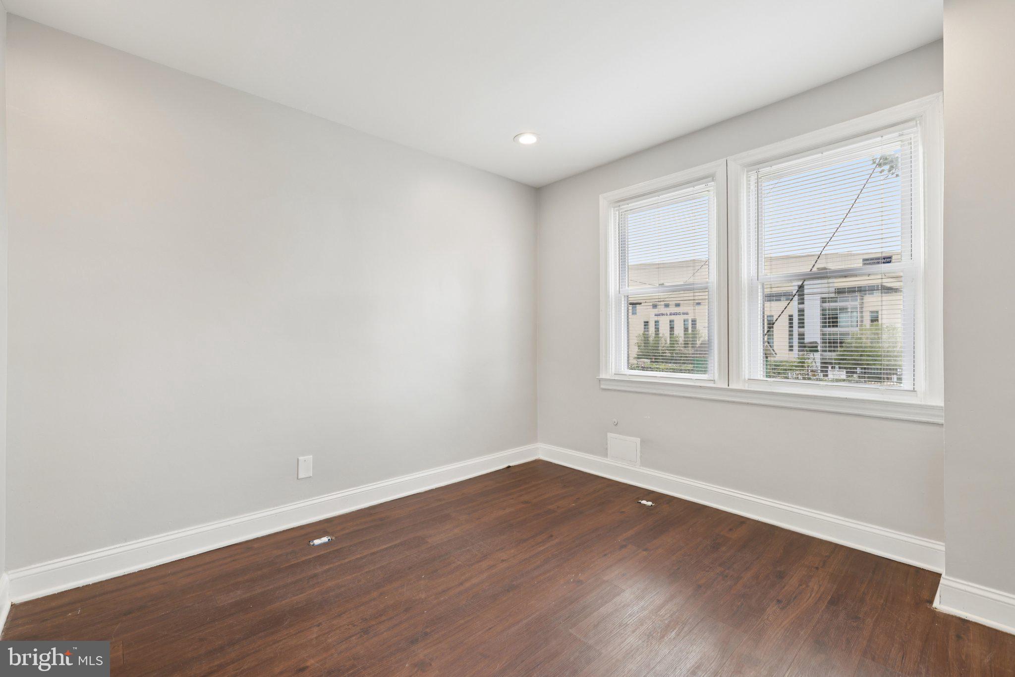 NORTHWOOD - Residential
