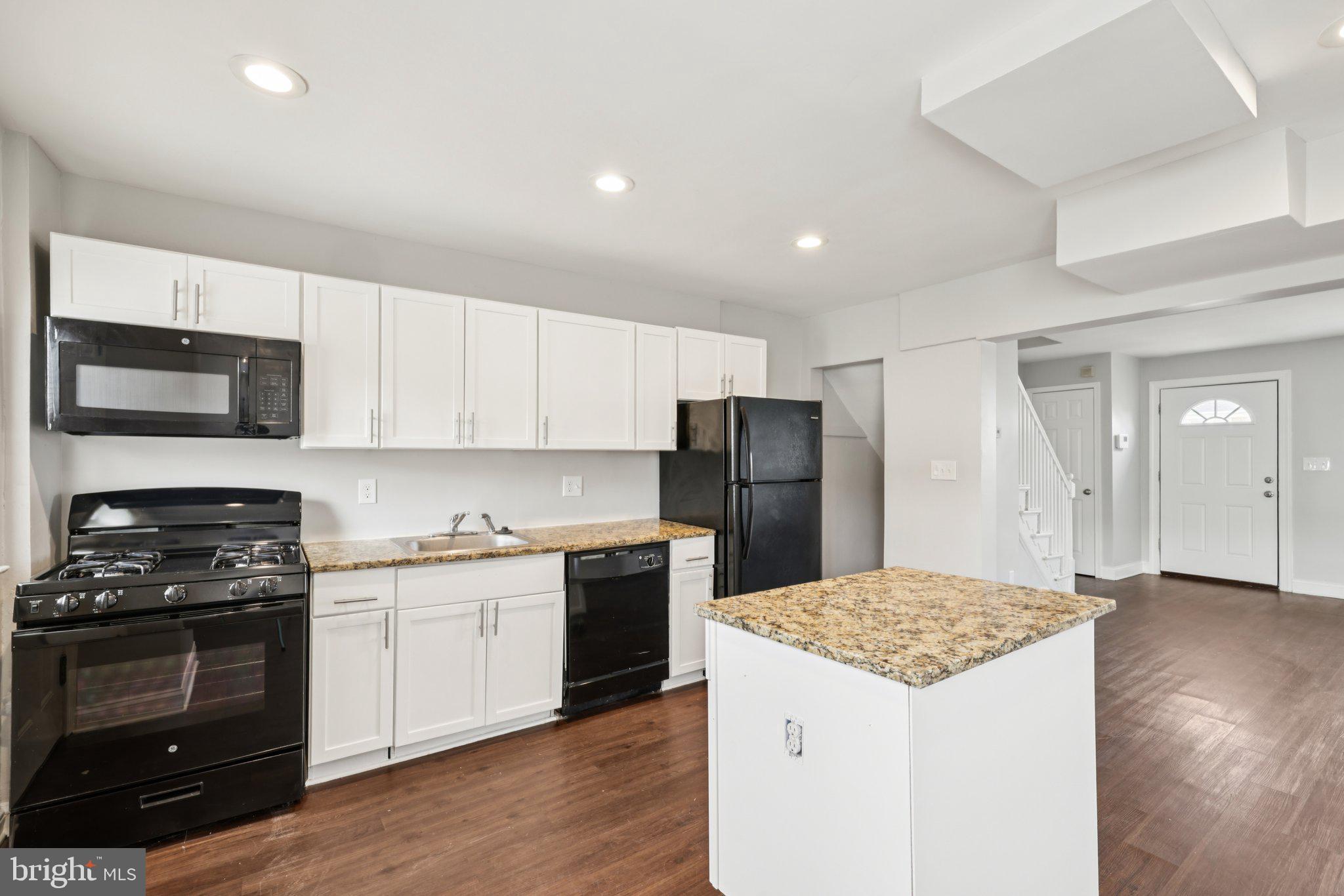NORTHWOOD - Residential