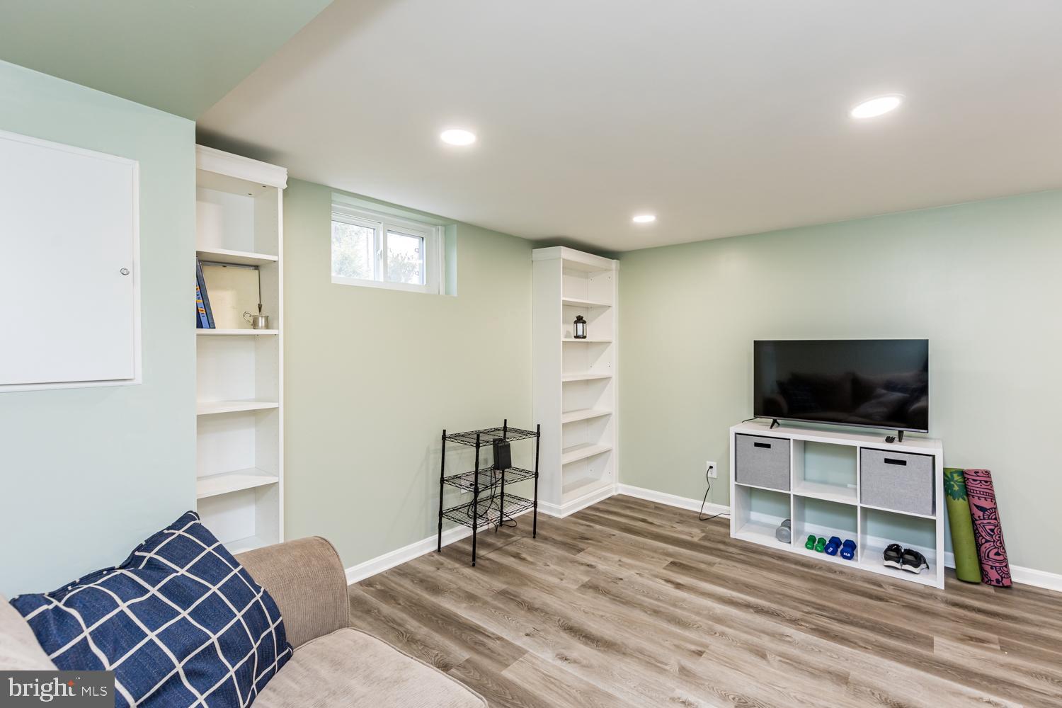 ACADEMY HEIGHTS - Residential Lease