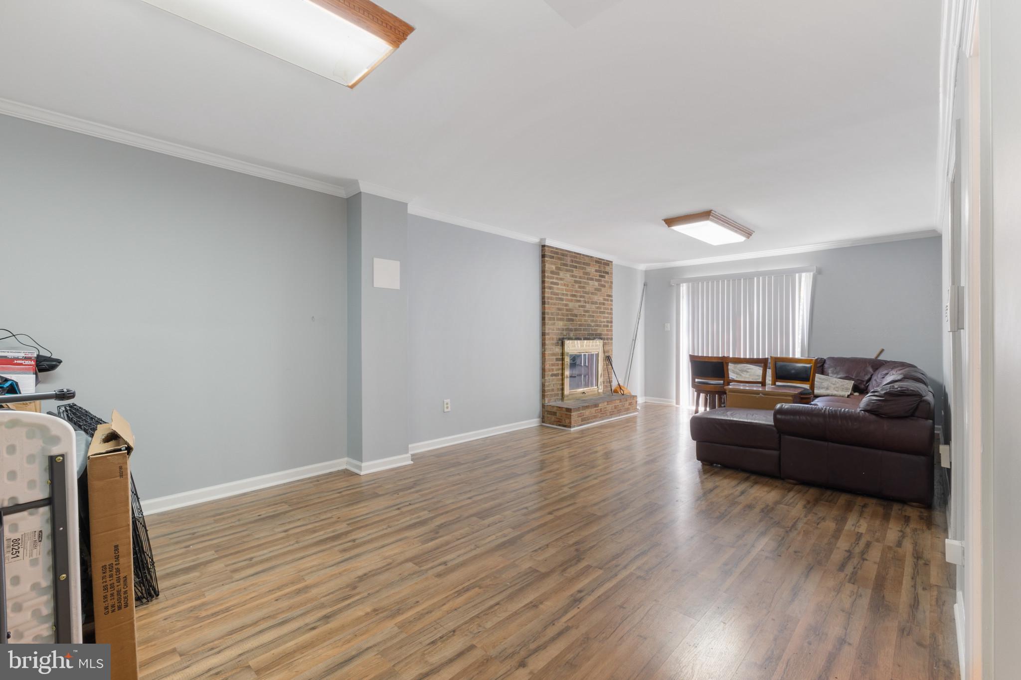 LONDON TOWNE - Residential