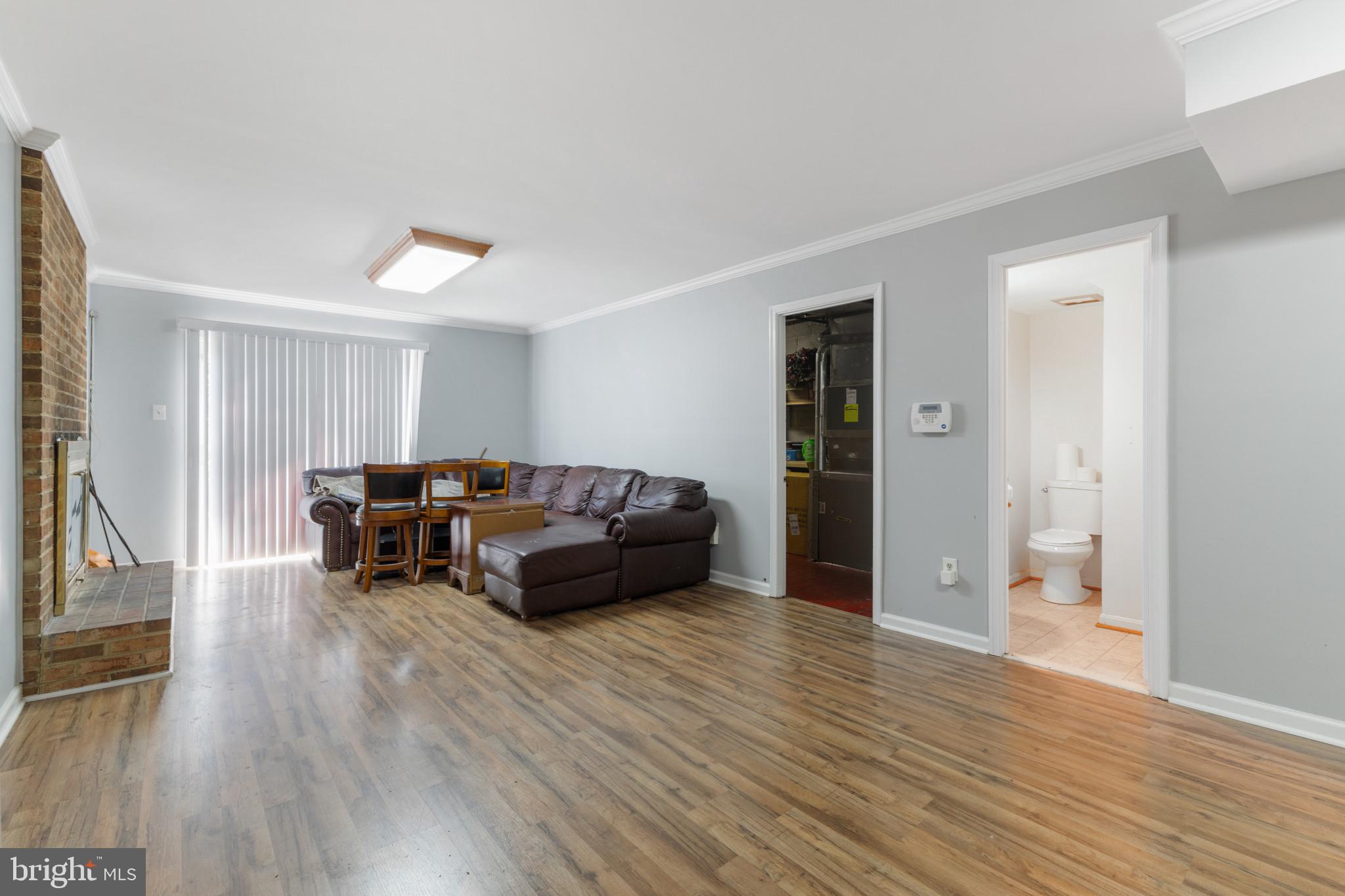 LONDON TOWNE - Residential