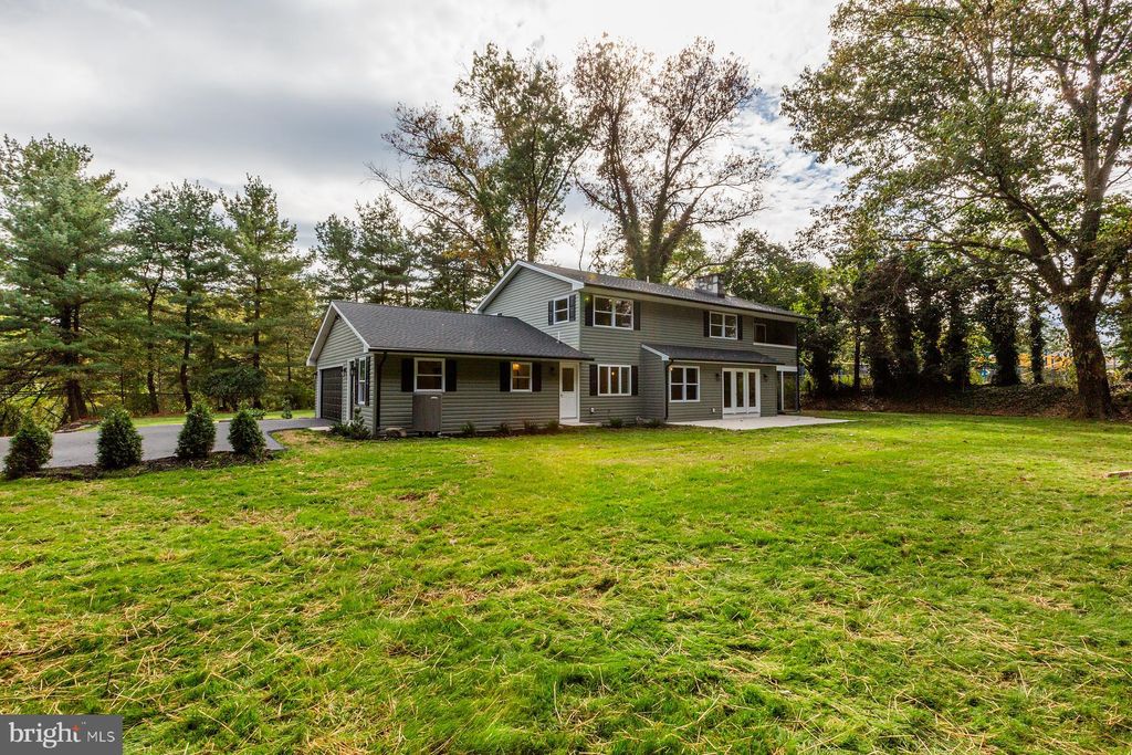 Photo of 908 W Walnut St, WORMLEYSBURG, PA 17043 (MLS # PACB2047502)