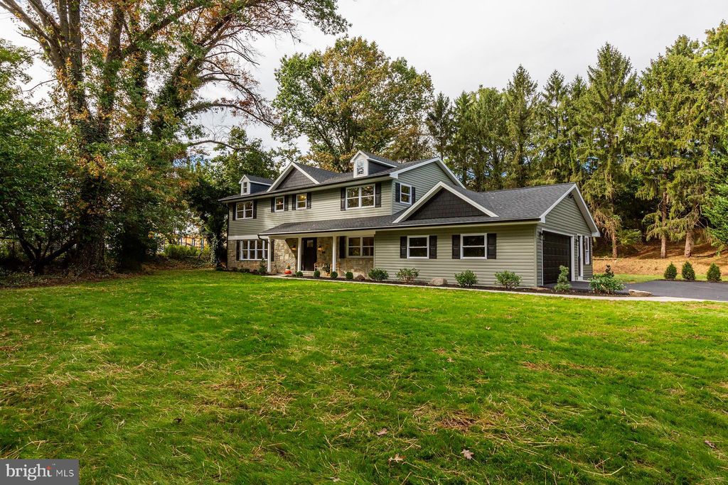 Photo of 908 W Walnut St, WORMLEYSBURG, PA 17043 (MLS # PACB2047502)