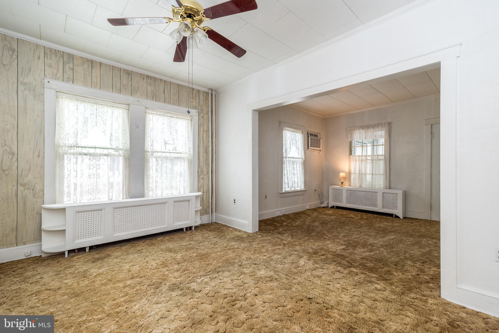 HEADLEY MANOR - Residential