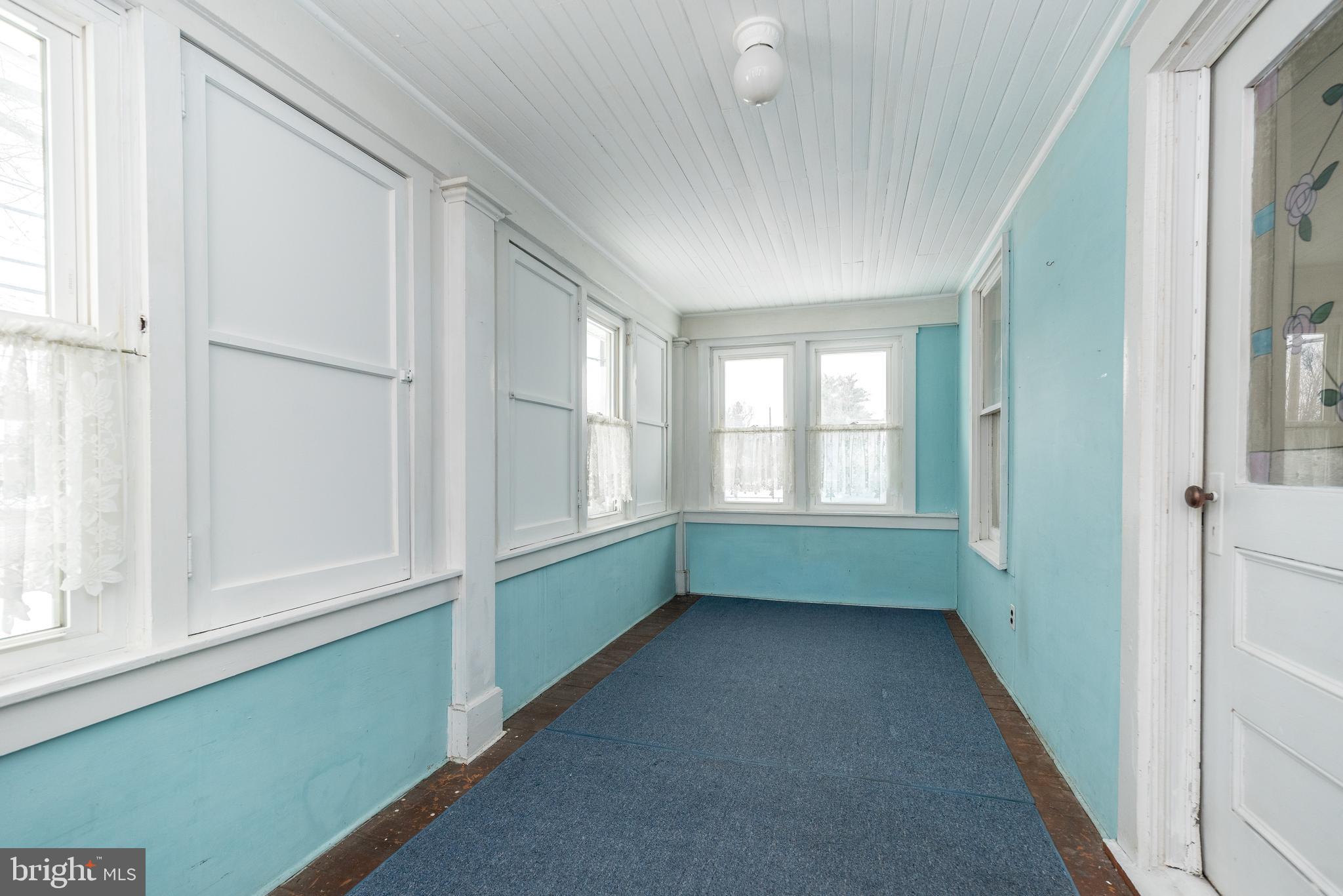 HEADLEY MANOR - Residential