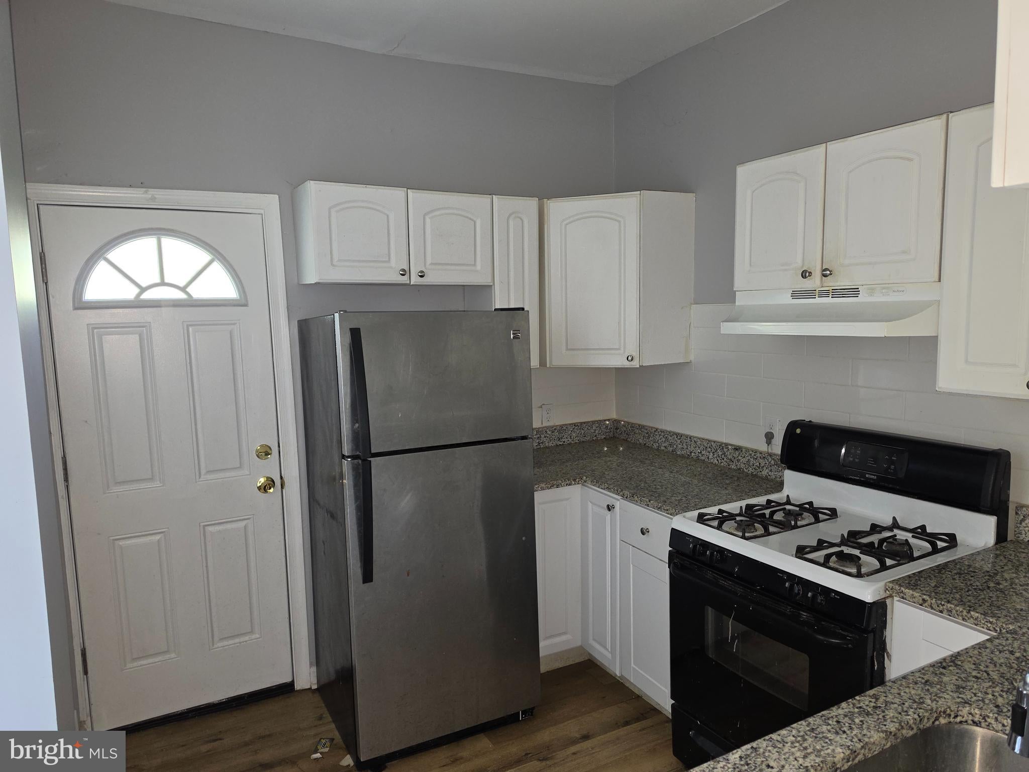 SANDTOWN-WINCHESTER - Residential