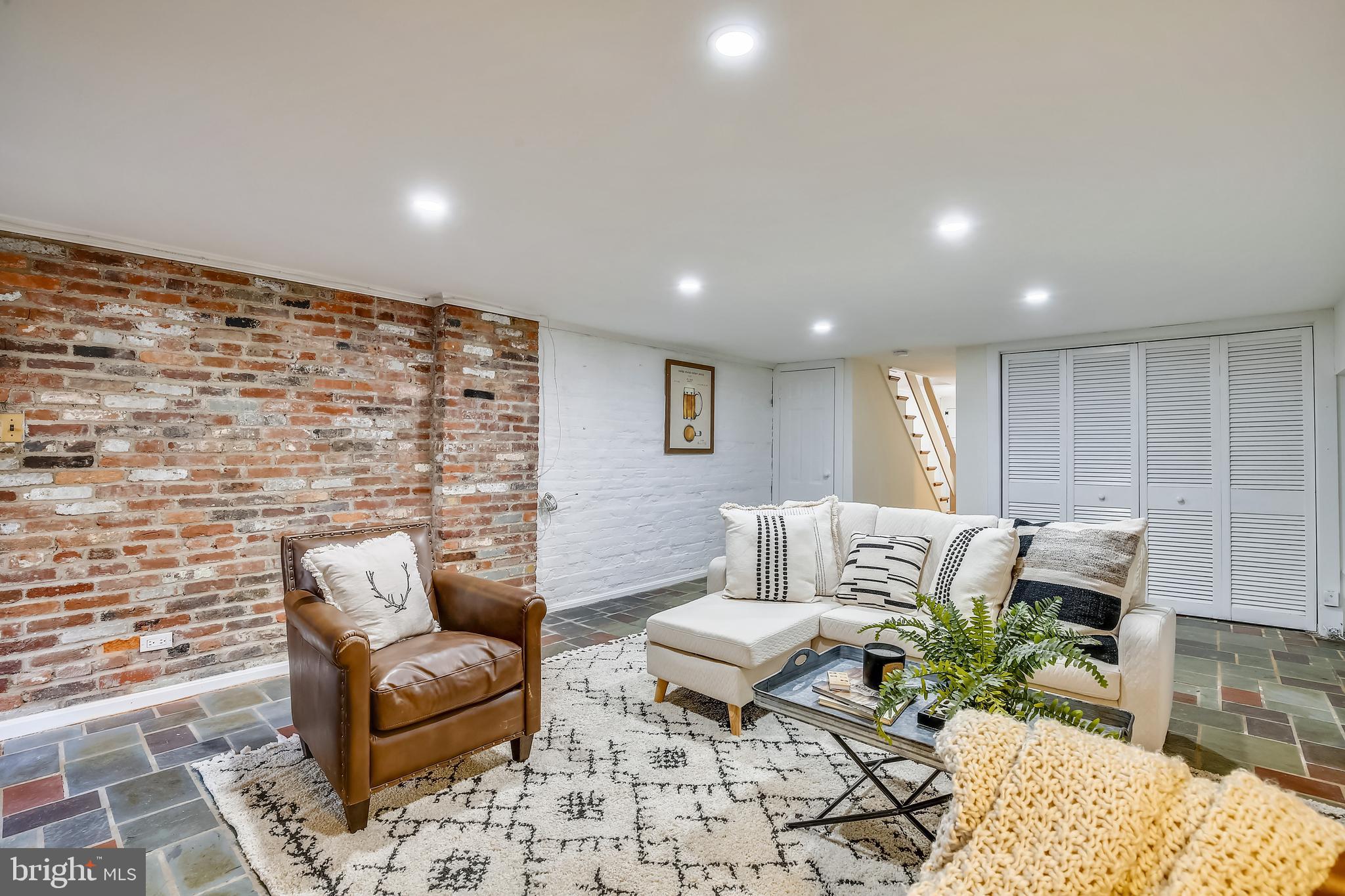 OLD TOWN ALEXANDRIA - Residential