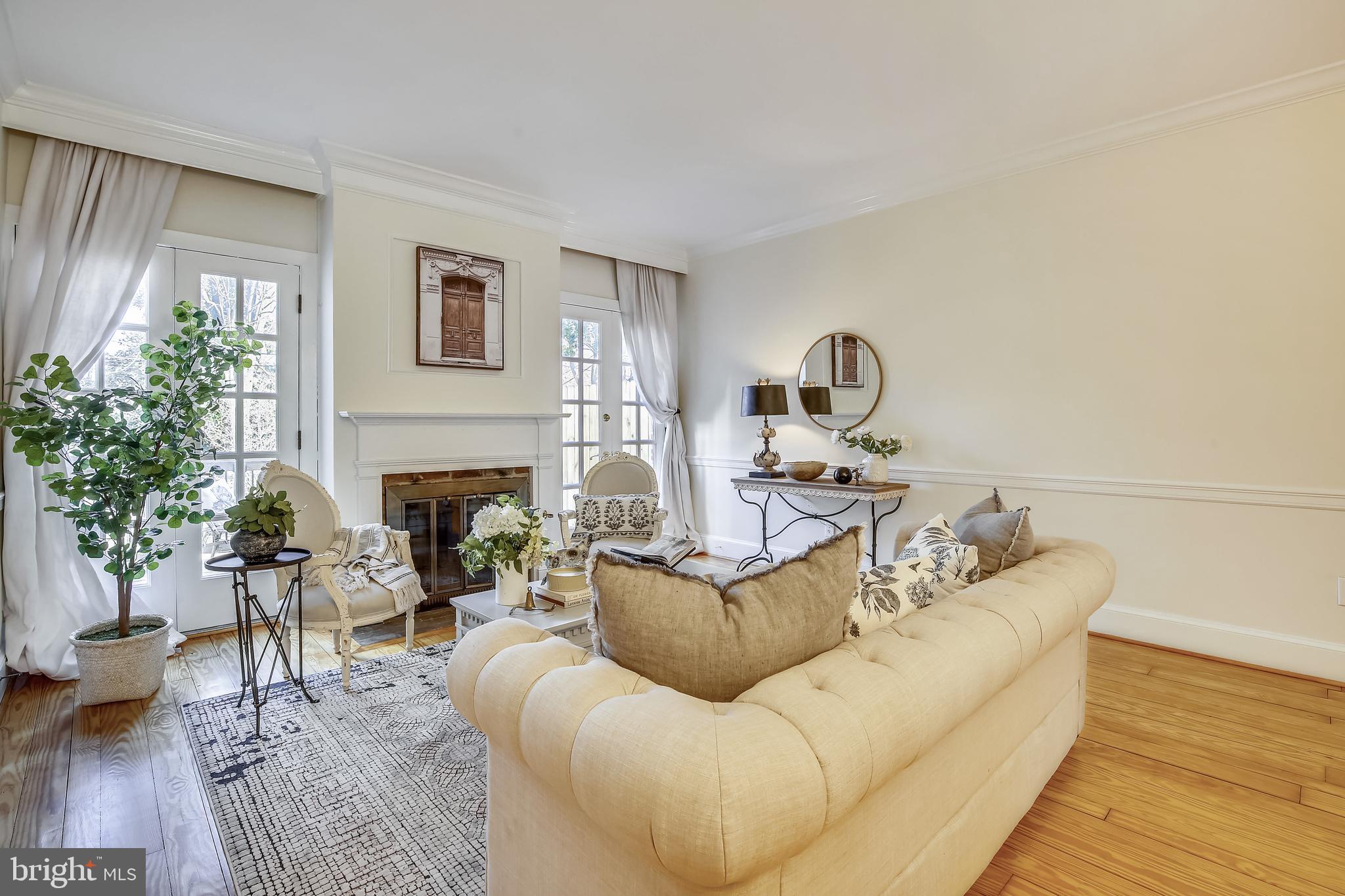 OLD TOWN ALEXANDRIA - Residential