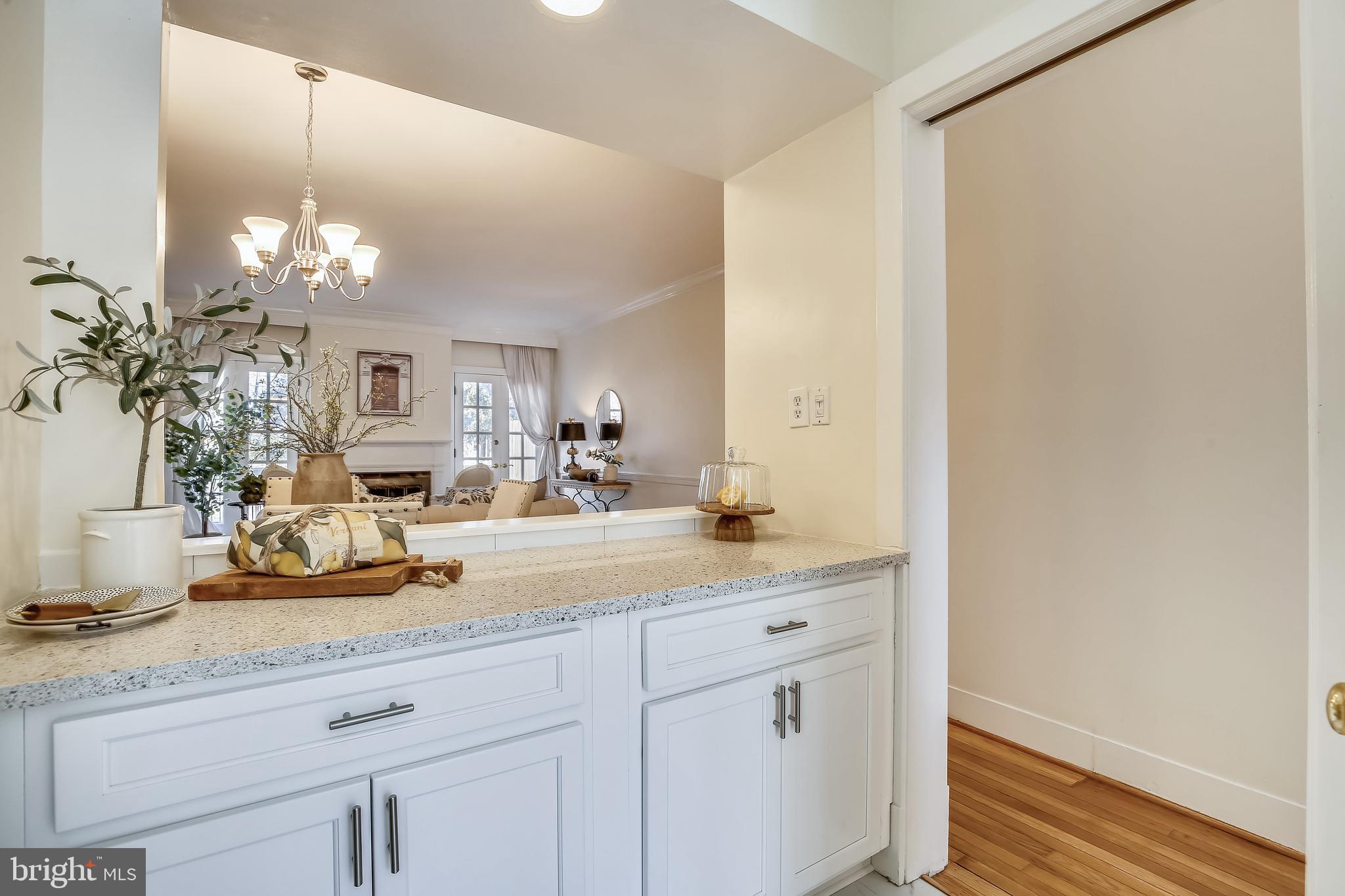 OLD TOWN ALEXANDRIA - Residential