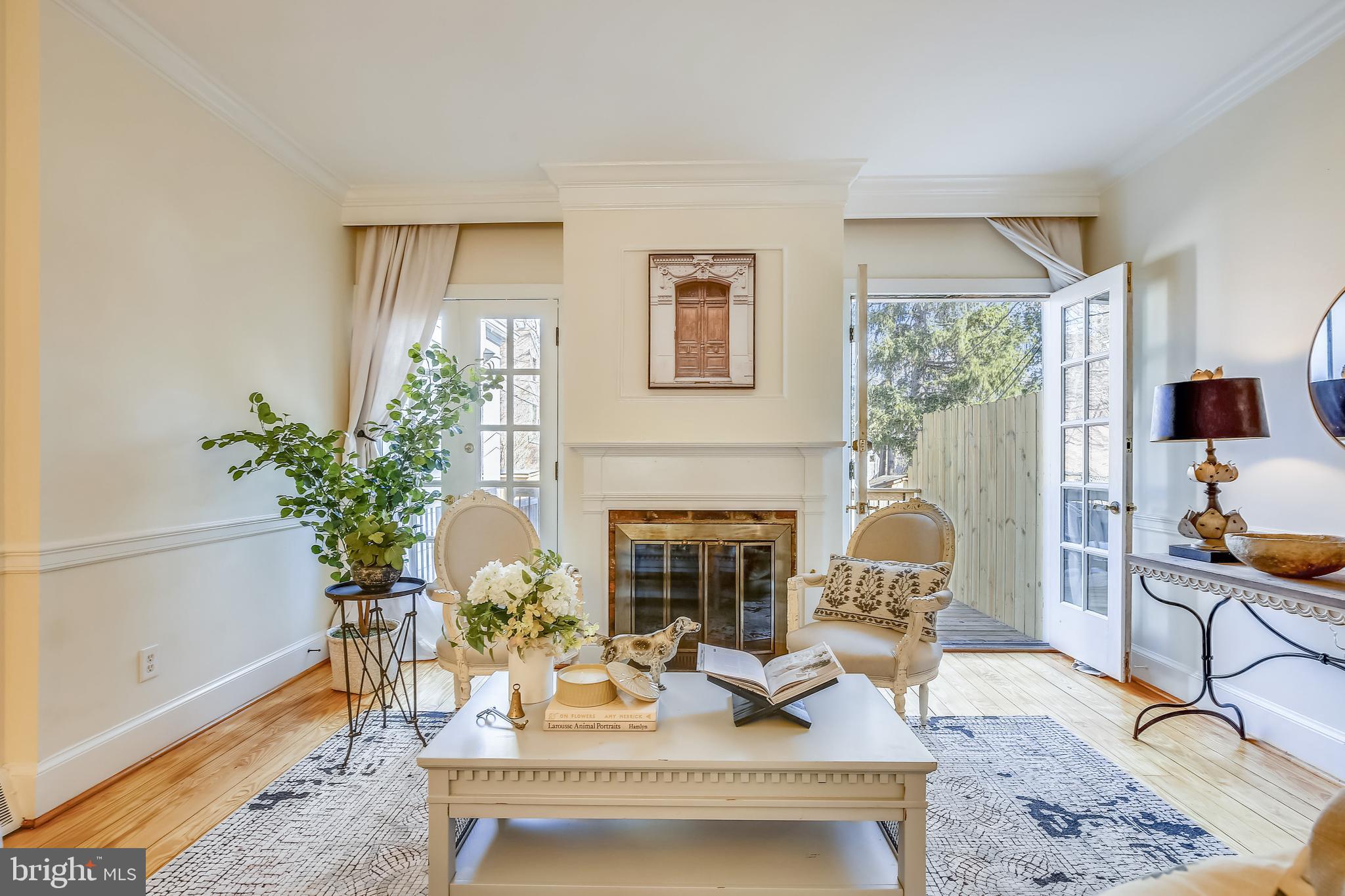 OLD TOWN ALEXANDRIA - Residential