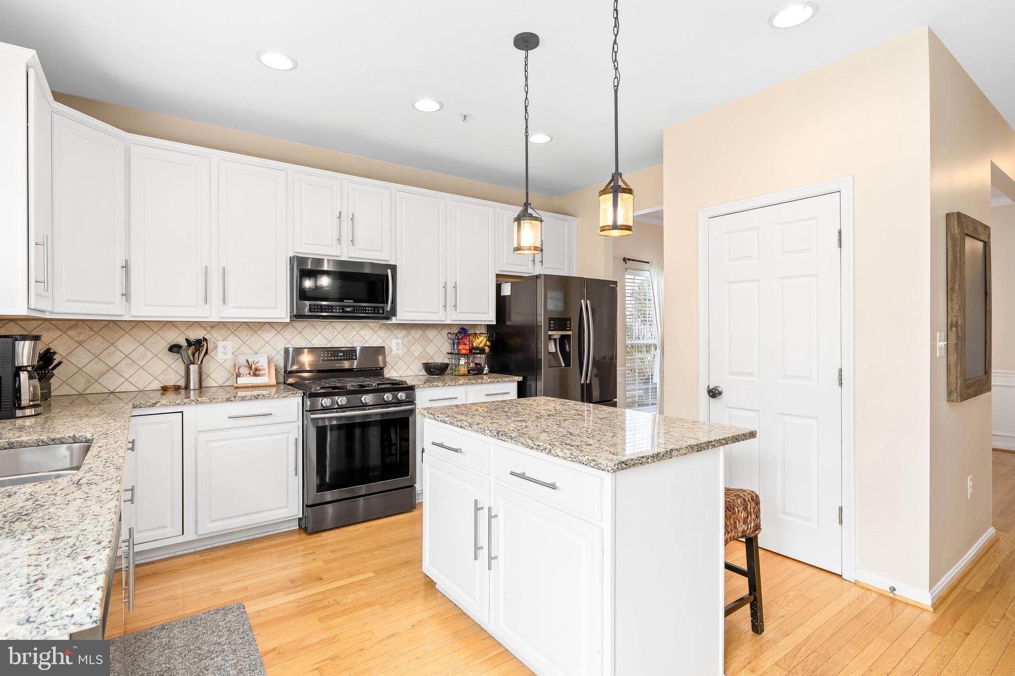 EAGLES POINTE - Residential