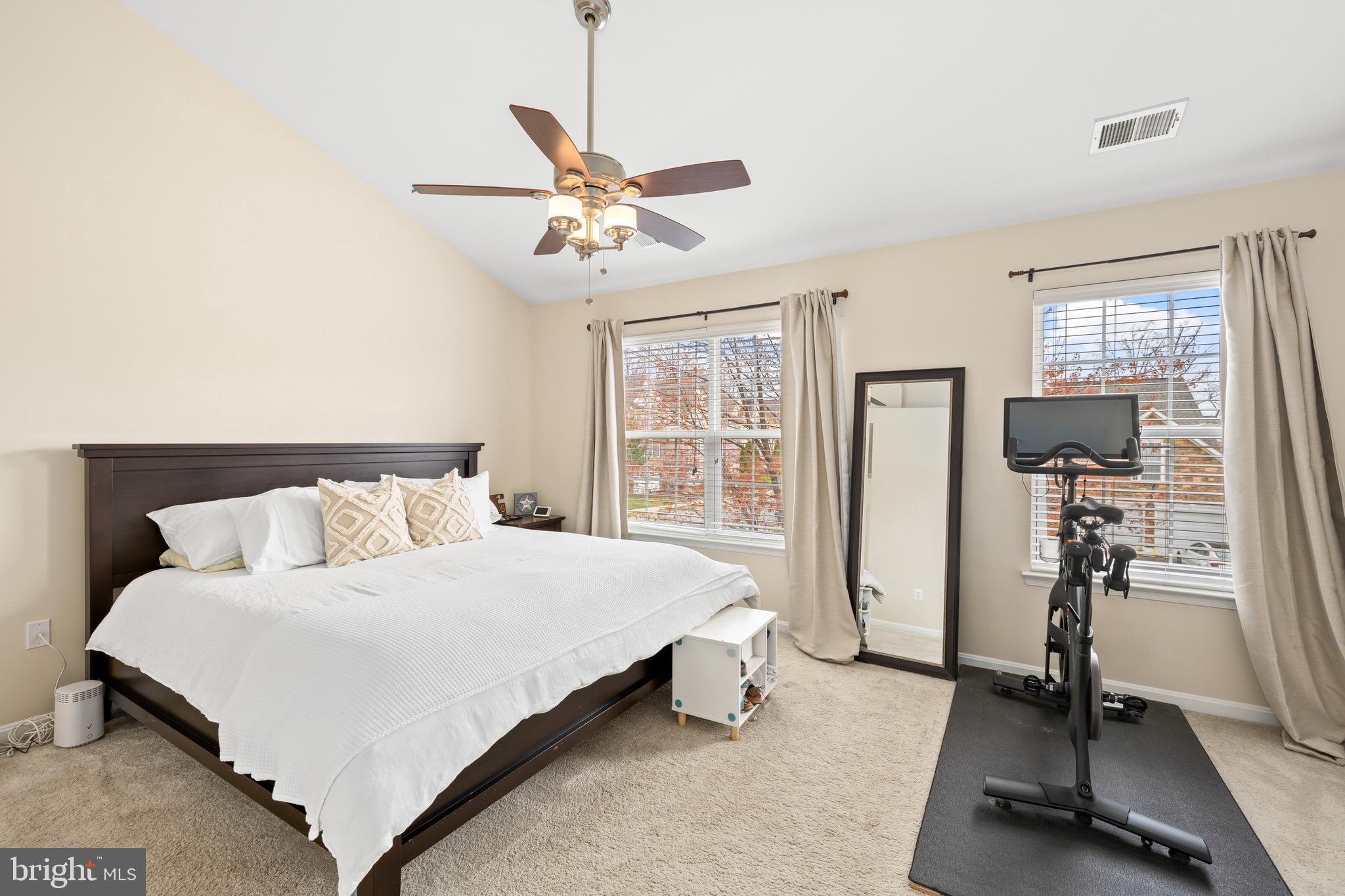 EAGLES POINTE - Residential