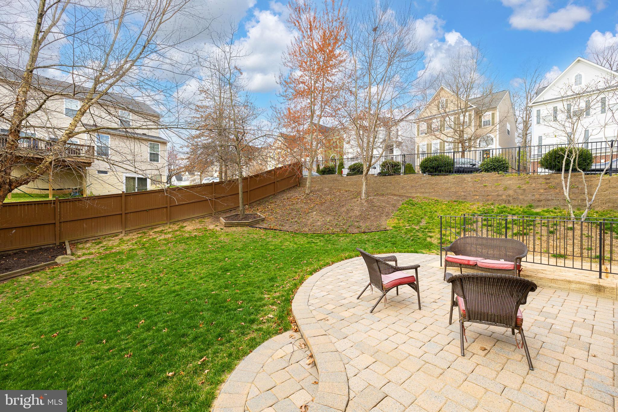 EAGLES POINTE - Residential