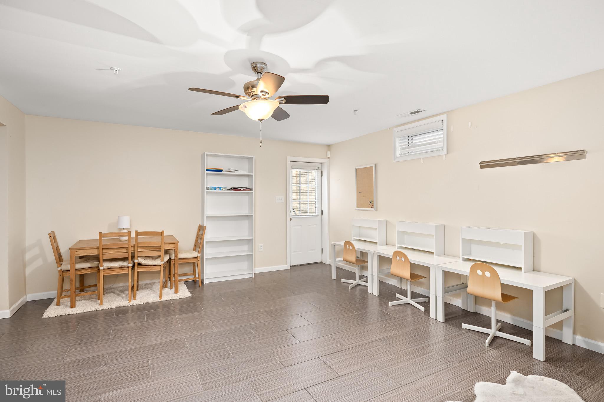 EAGLES POINTE - Residential