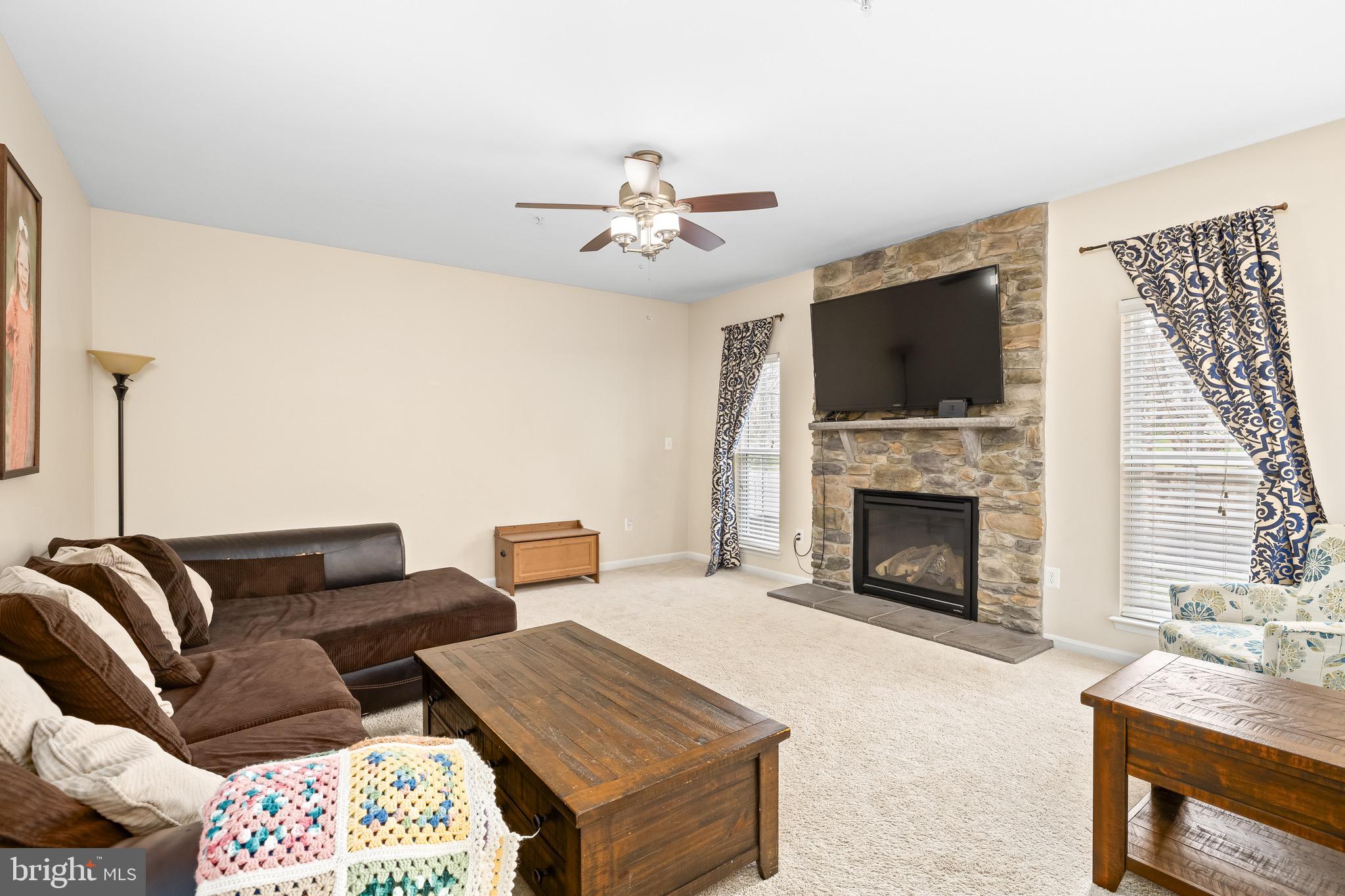 EAGLES POINTE - Residential