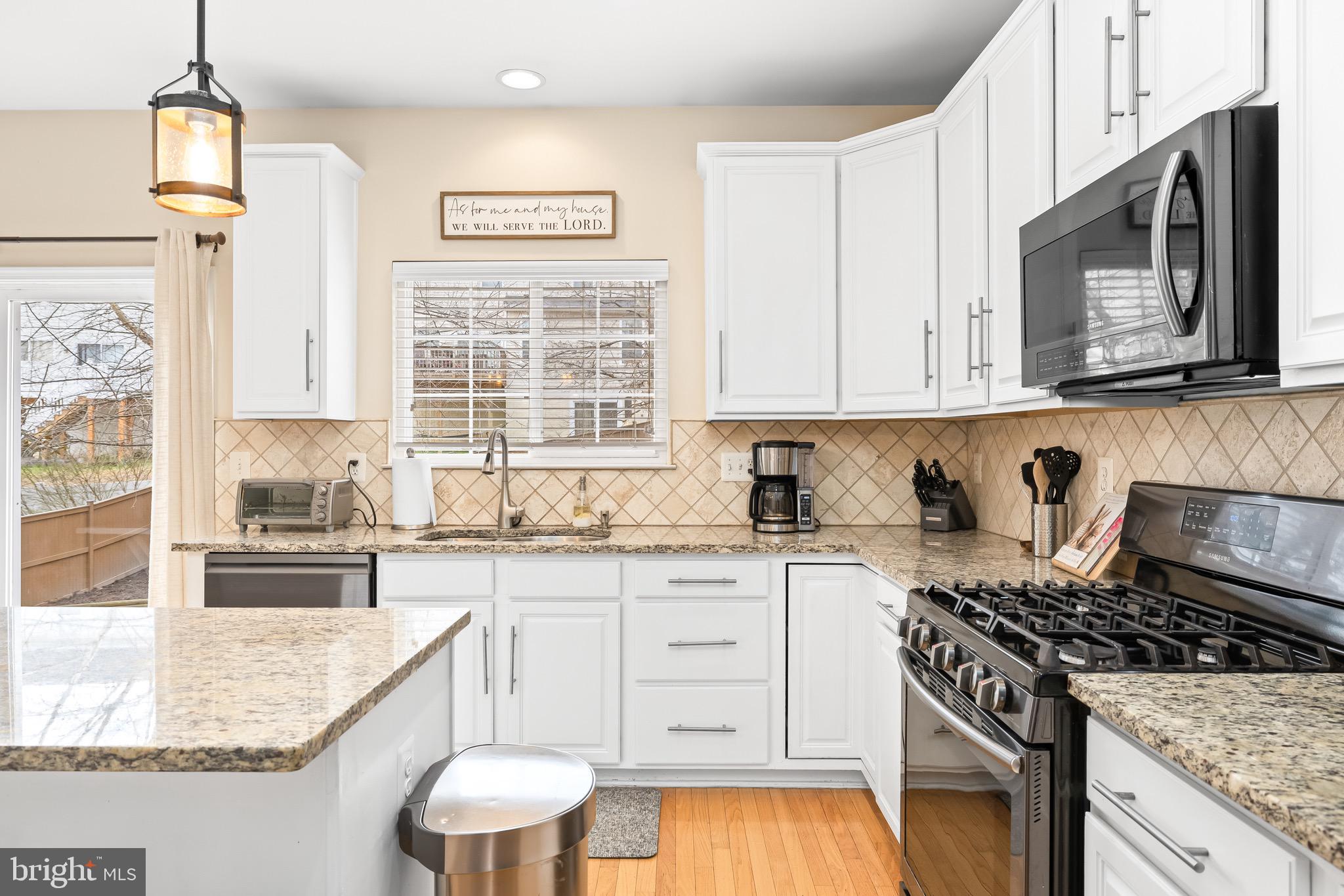 EAGLES POINTE - Residential