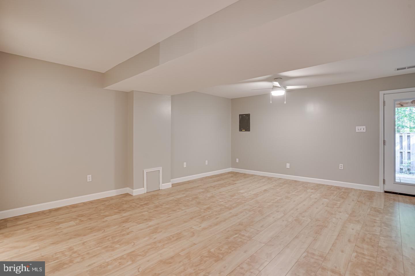 DALE CITY - Residential Lease