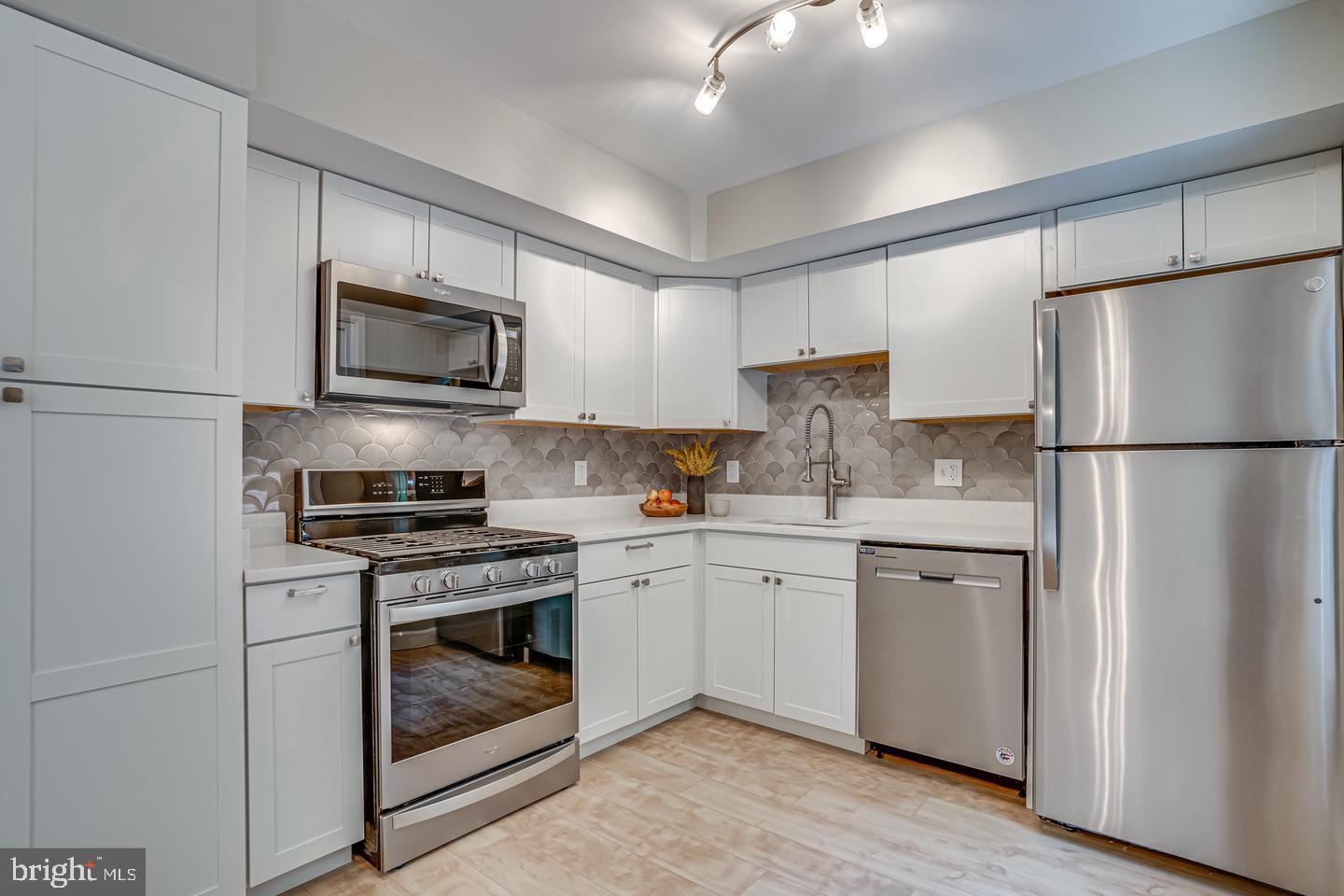 DALE CITY - Residential Lease