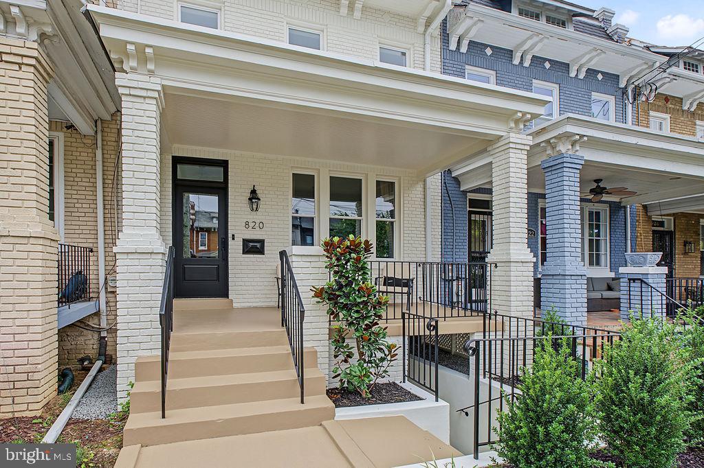 820 EMERSON STREET NW