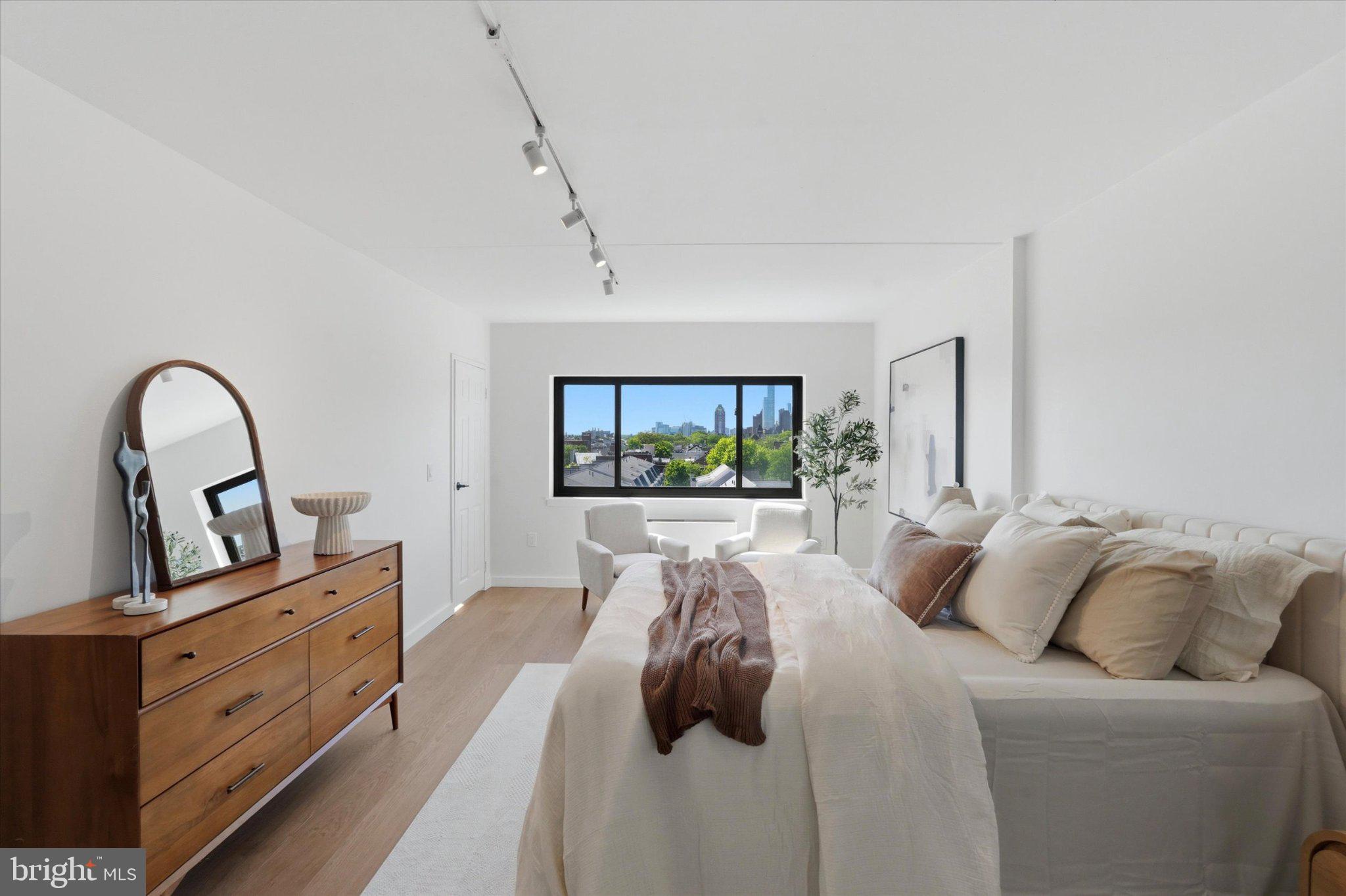 SOCIETY HILL - Residential