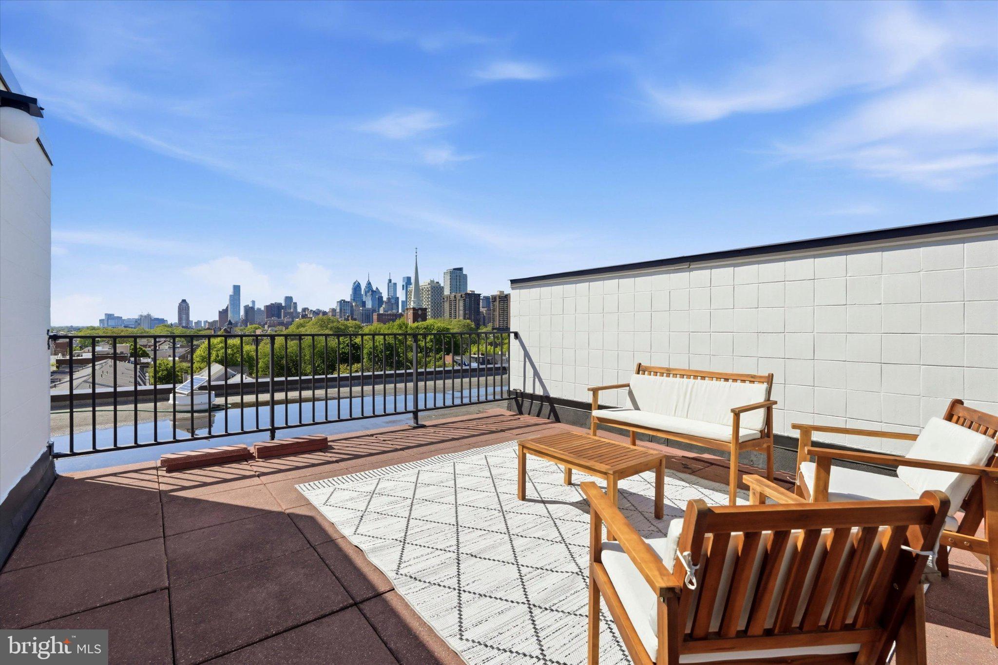 SOCIETY HILL - Residential
