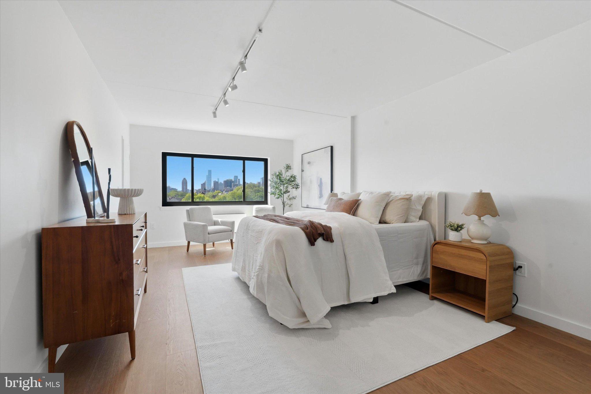SOCIETY HILL - Residential