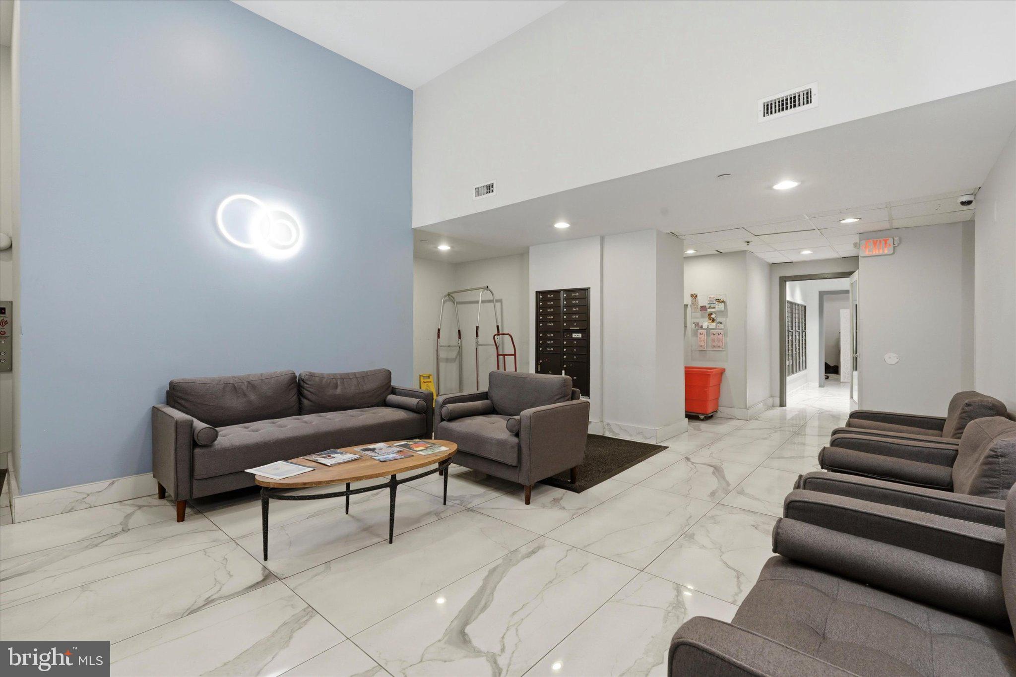 SOCIETY HILL - Residential