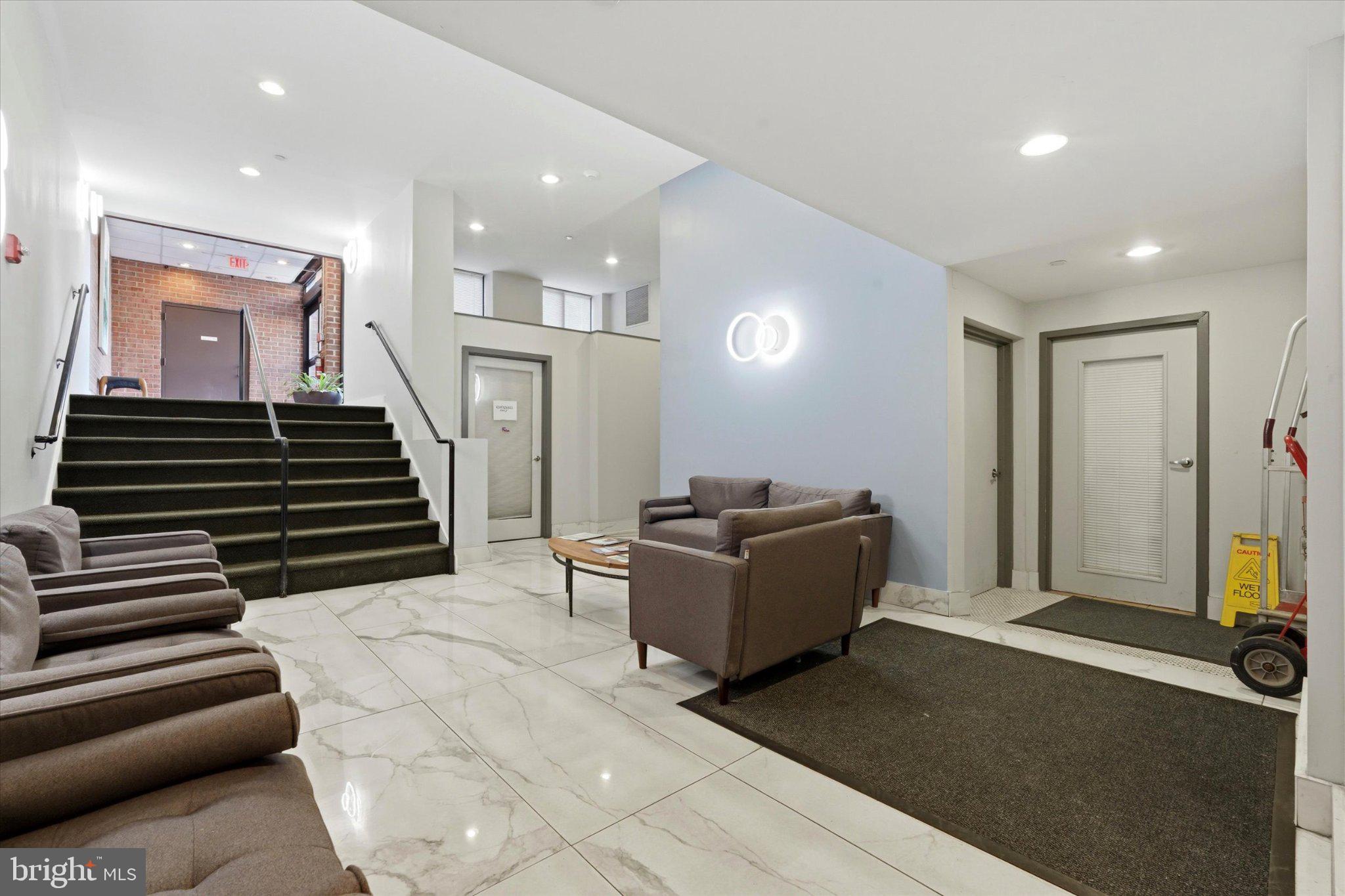 SOCIETY HILL - Residential