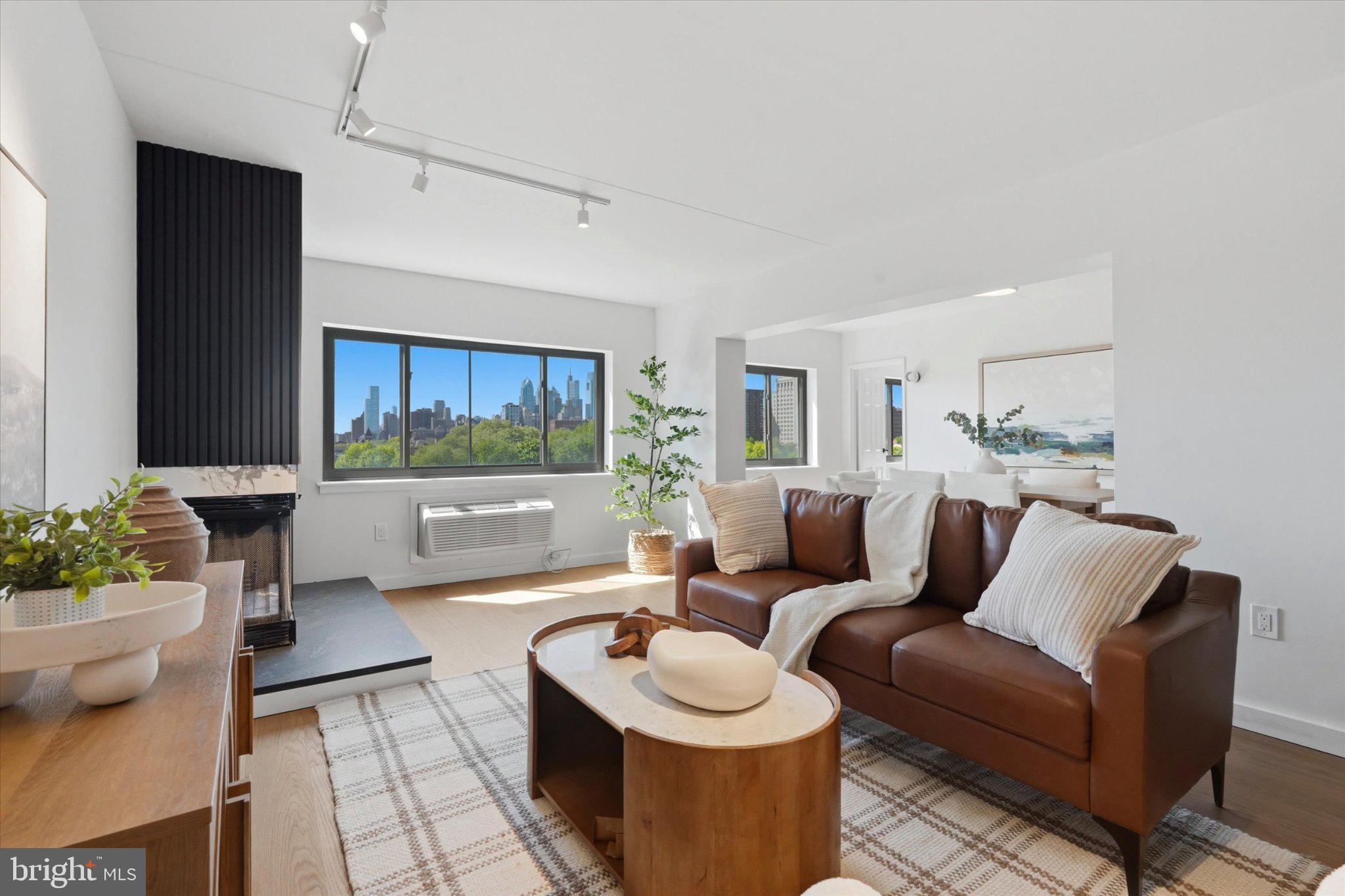 SOCIETY HILL - Residential