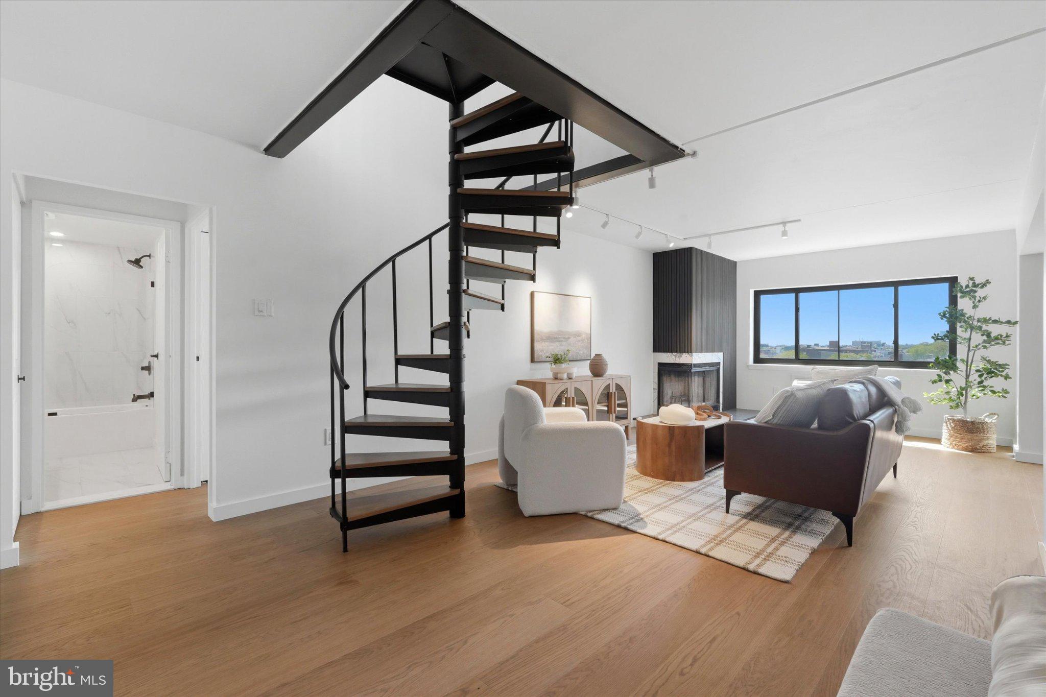 SOCIETY HILL - Residential