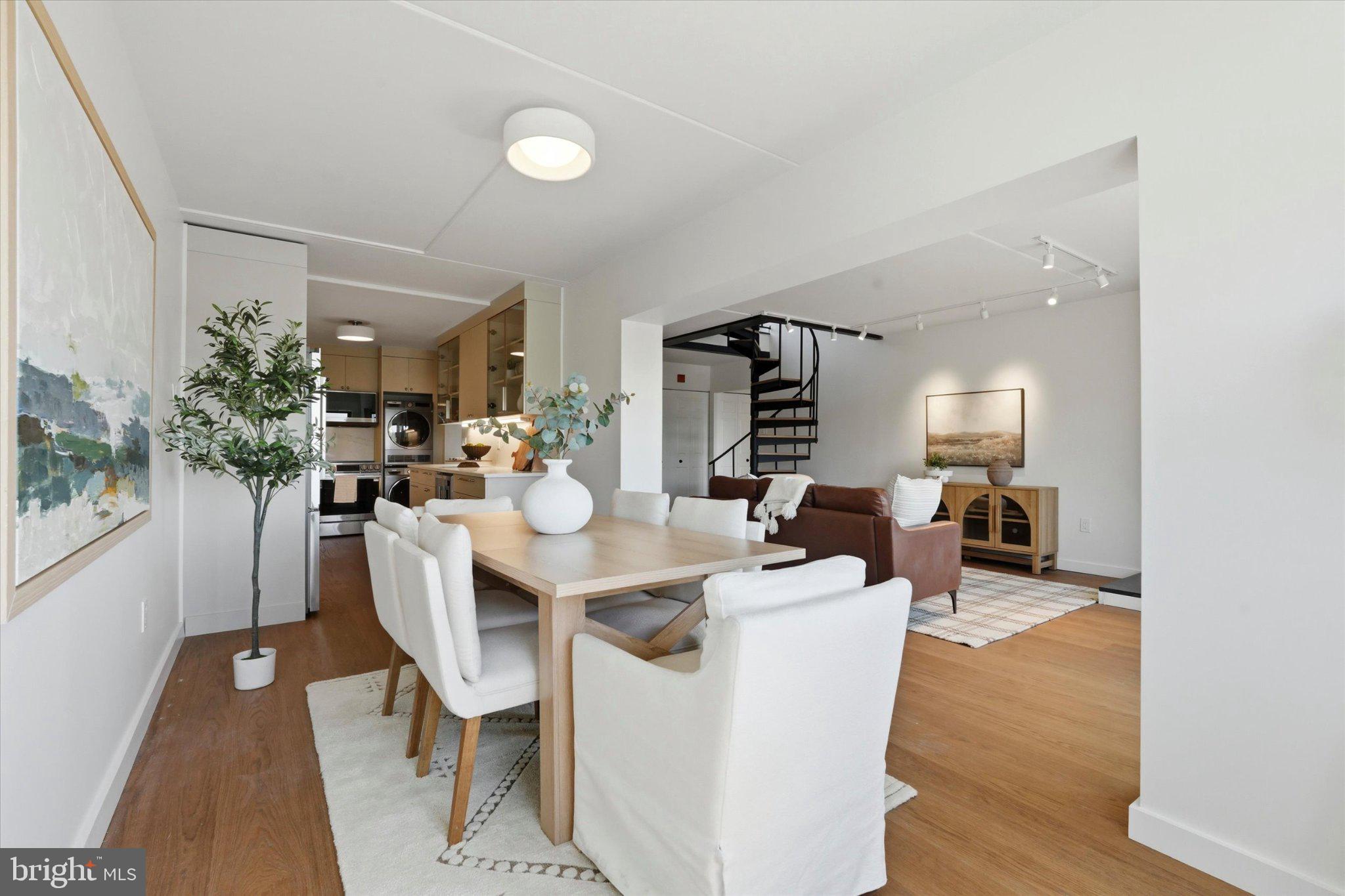 SOCIETY HILL - Residential