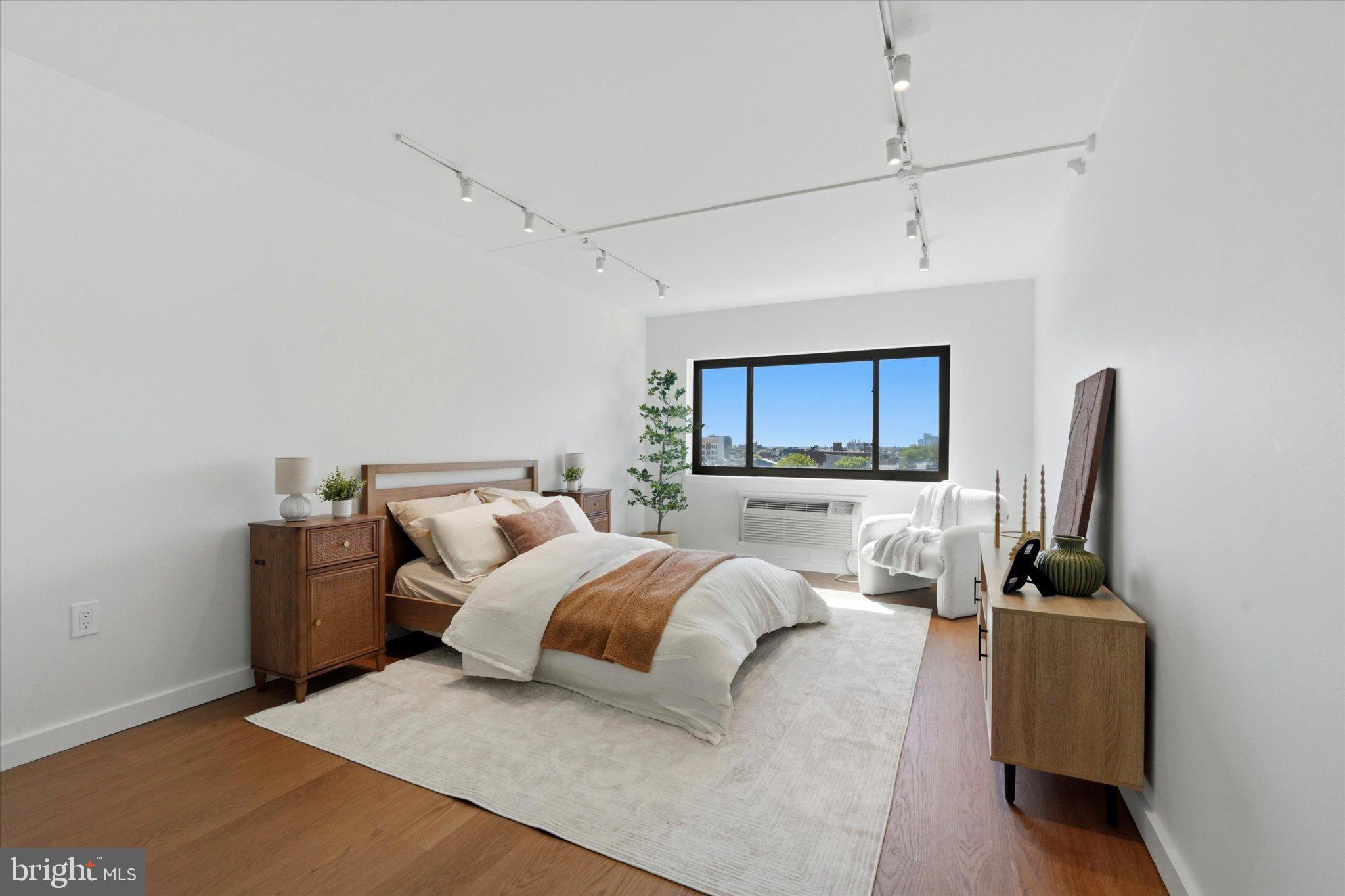 SOCIETY HILL - Residential