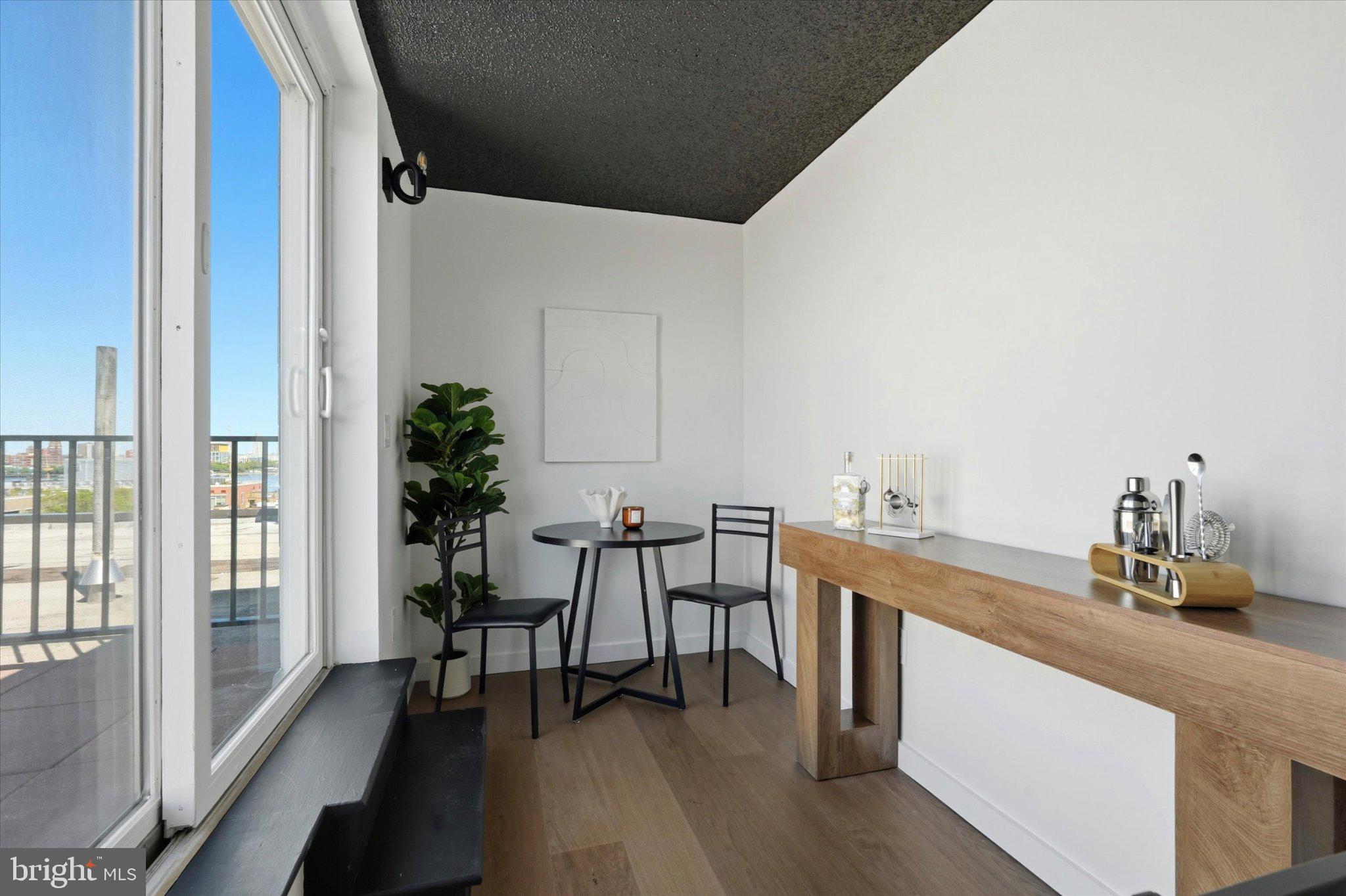 SOCIETY HILL - Residential