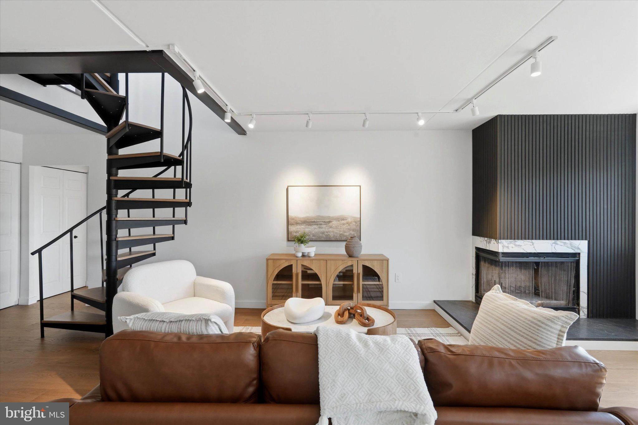 200 LOMBARD STREET 10 806