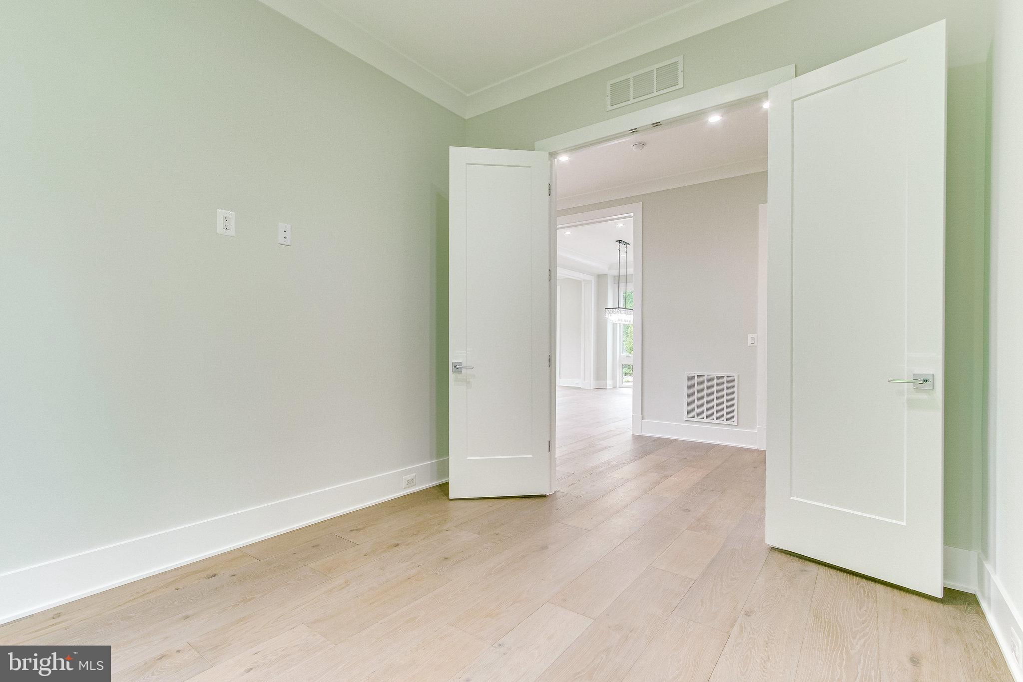 OLIVER PARK - Residential