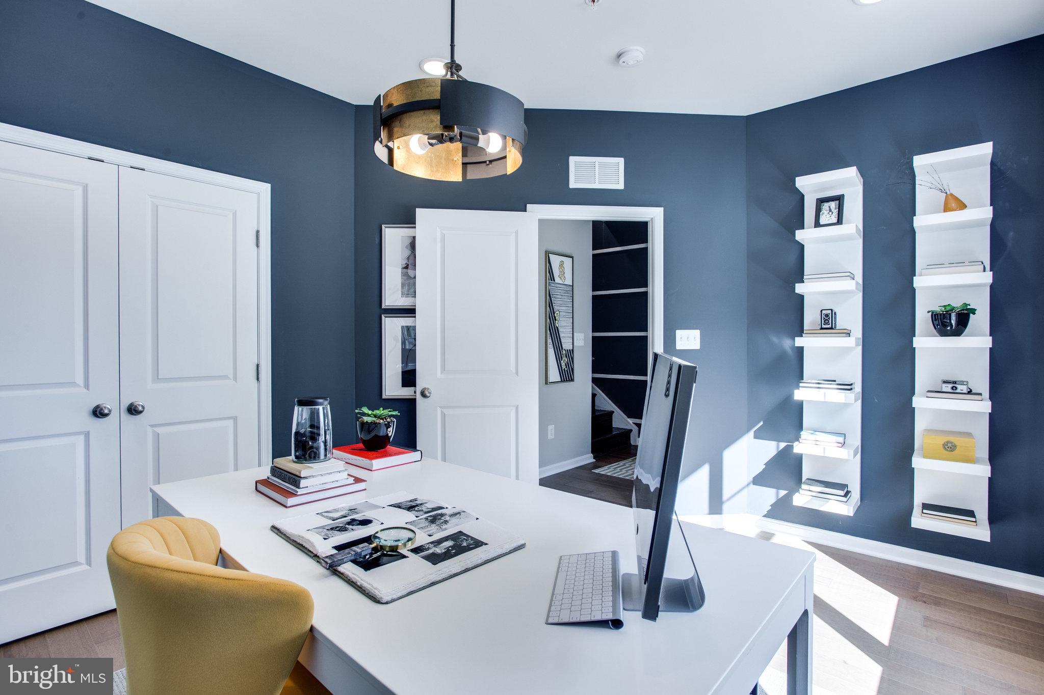 TOWNS AT MARKET COMMONS - Residential